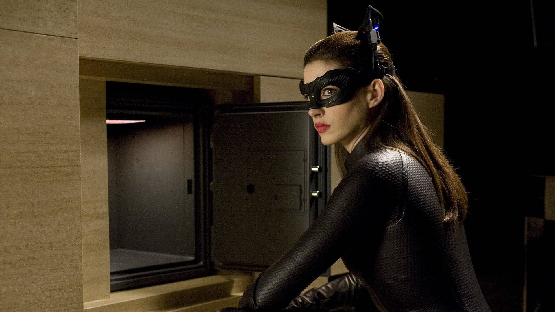 Catwoman The Dark Knight Rises Background