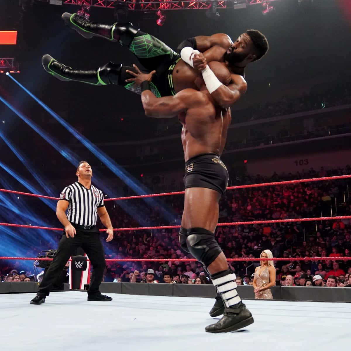 Cedricalexander Gegen Bobby Lashley Bei Raw 2019 Wallpaper
