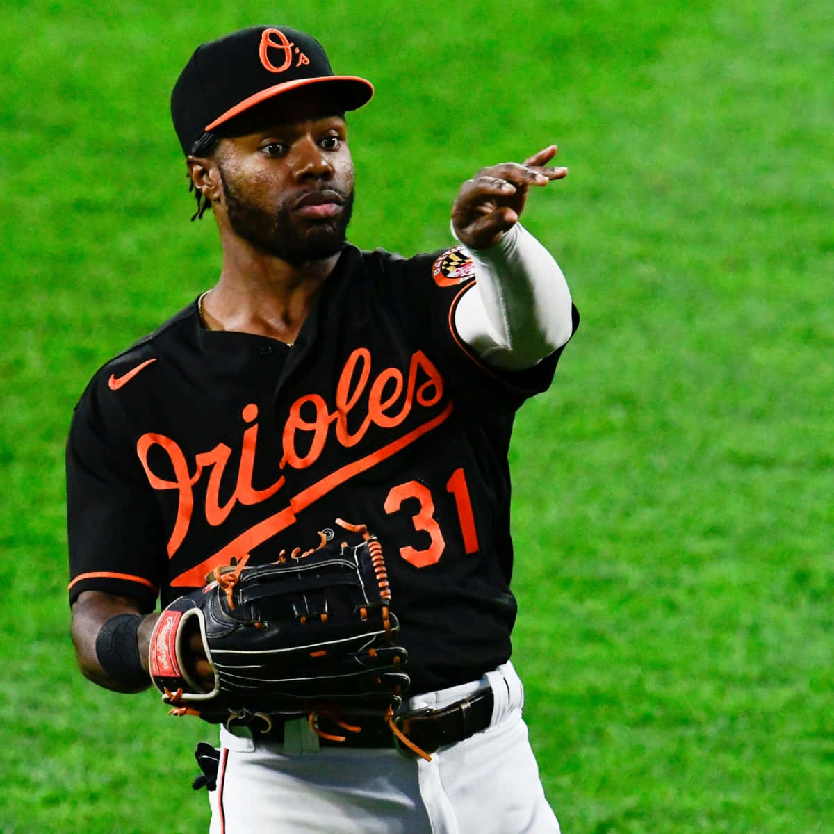Cedric Mullins Orioles Game Action Wallpaper