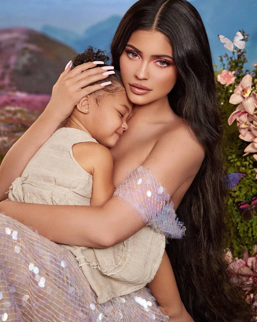 Celebrity Mother Kylie Jenner And Baby Stormi Wallpaper