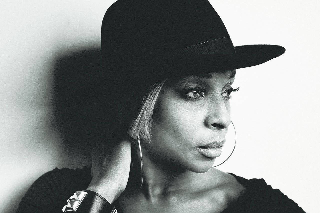 Celebrity Star And Singer Mary J. Blige Wallpaper