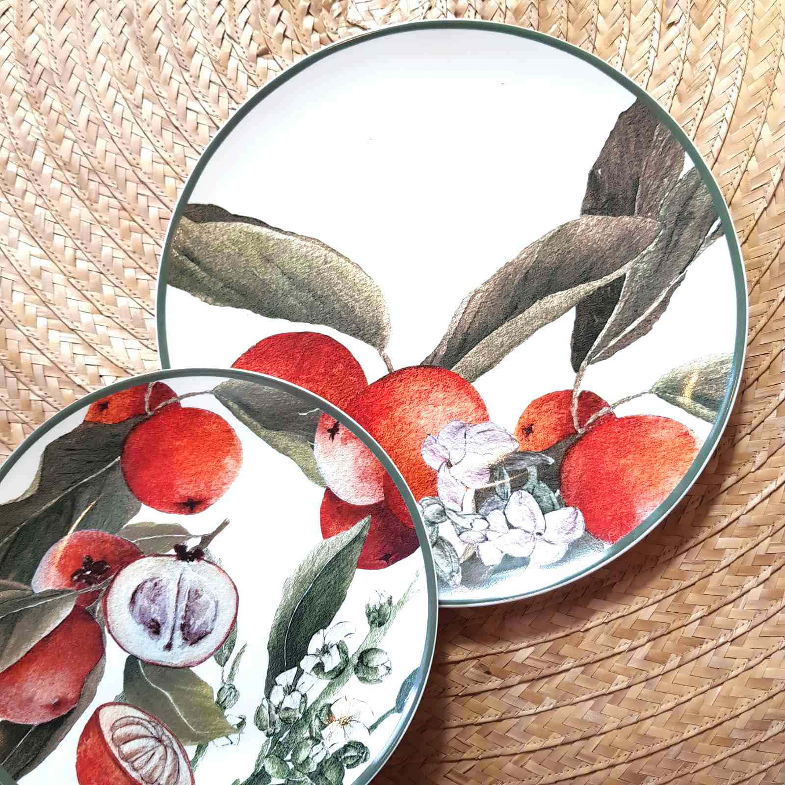 Ceramic Plates With Velvet Apple Design Wallpaper