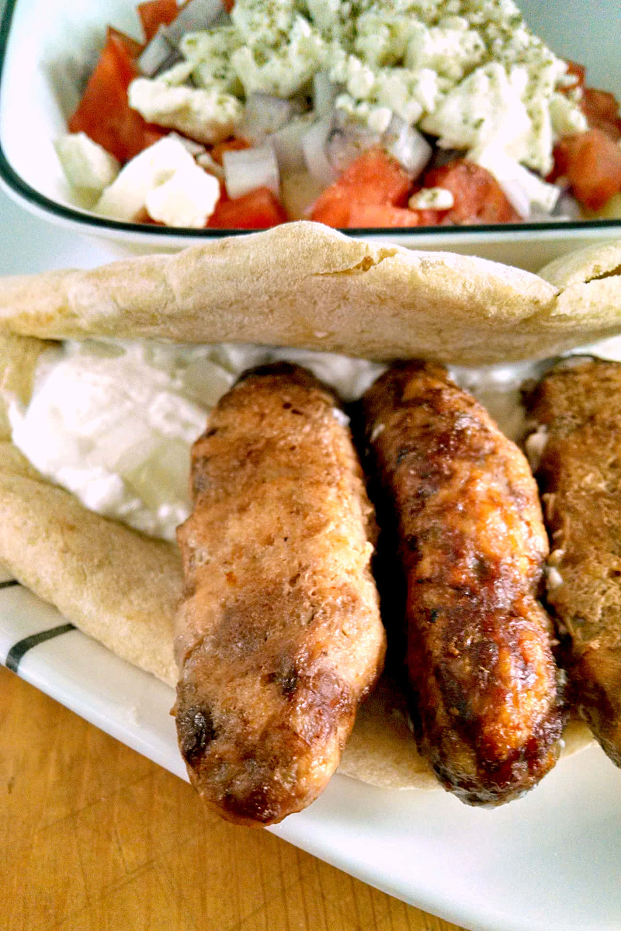 Ćevapi Sausages With Chopped Tomatoes Wallpaper