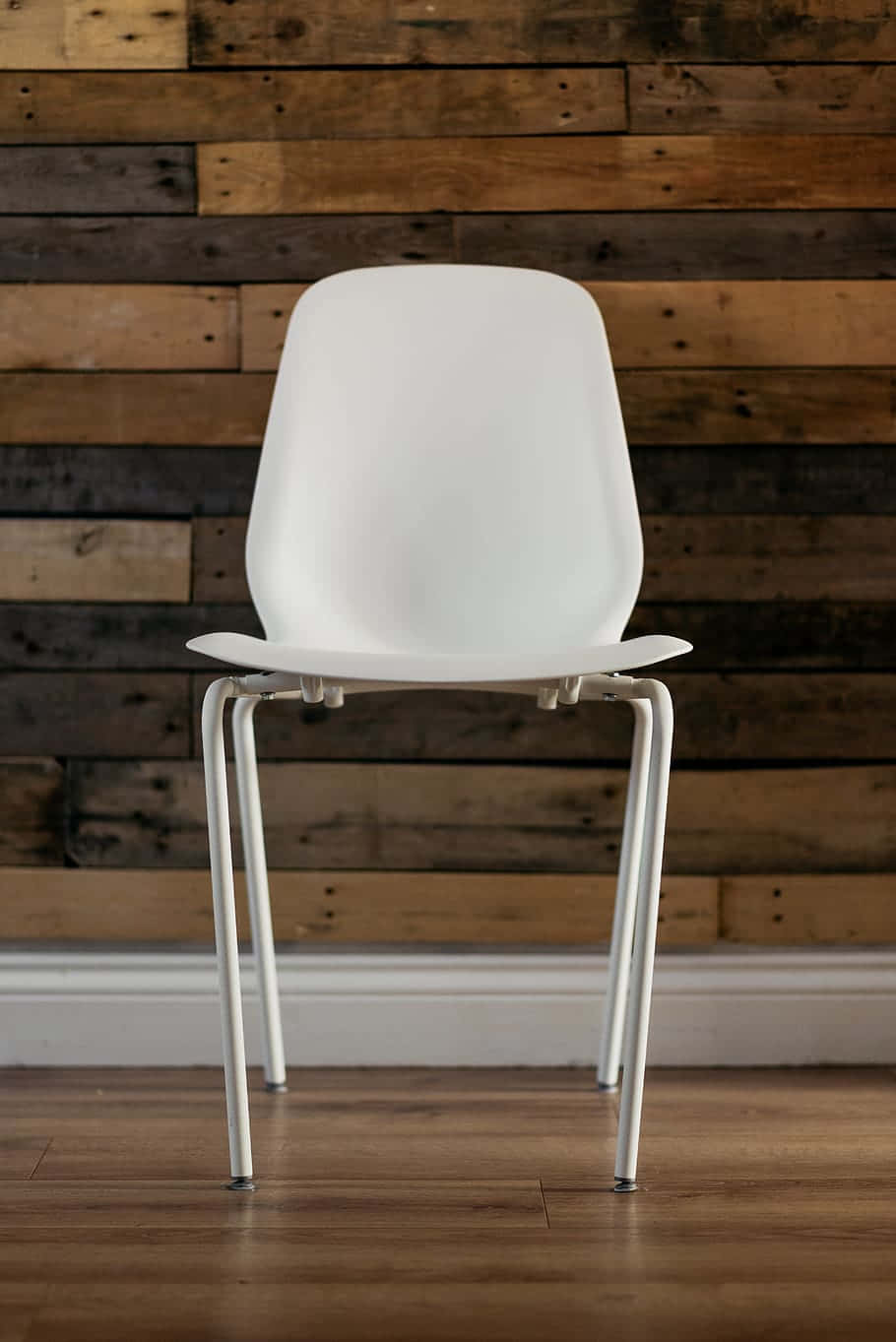Minimalistisk hvid stol Billede Tapet