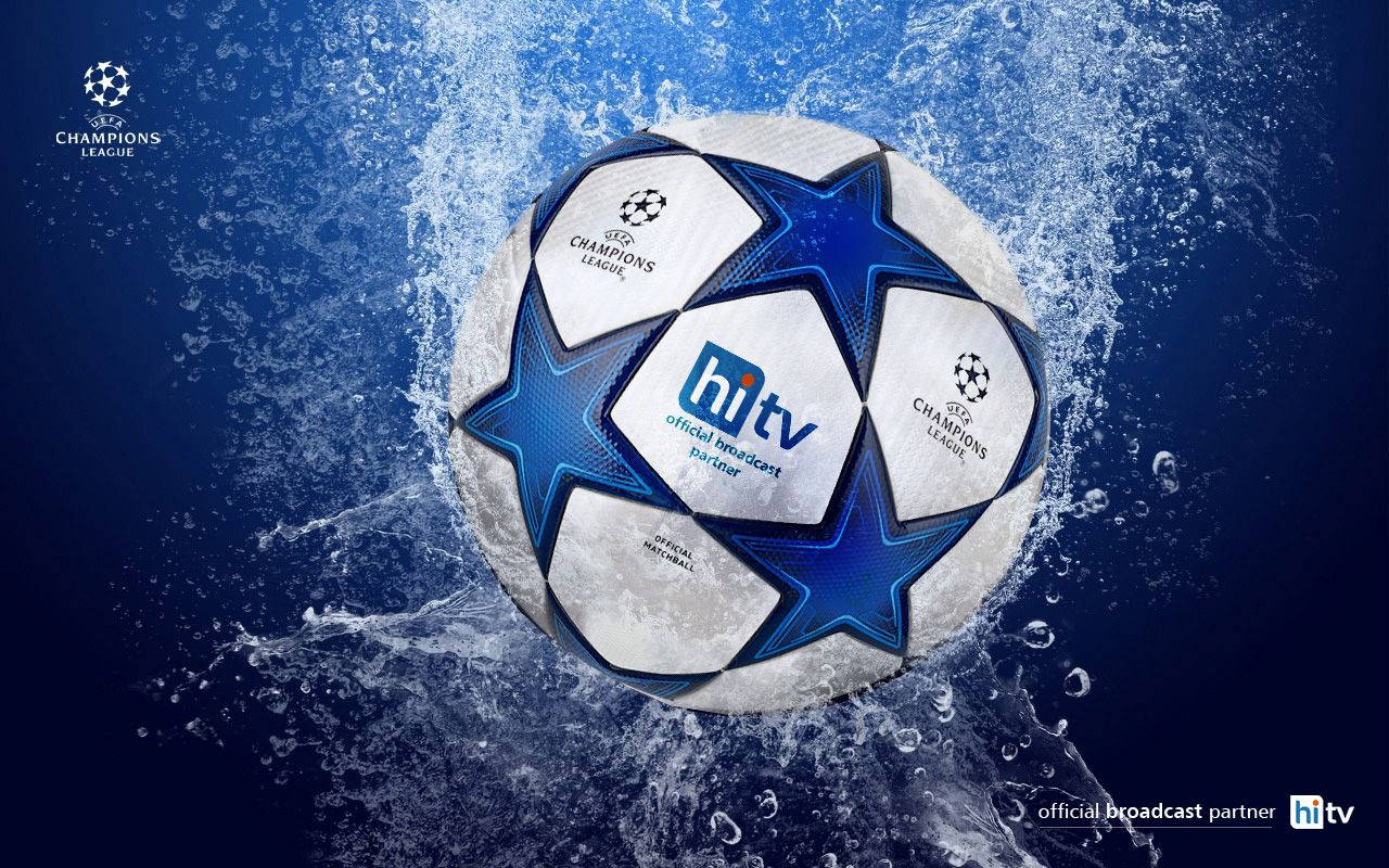 Nyd et fantastisk skud af Champions League Matchbold Splash! Wallpaper