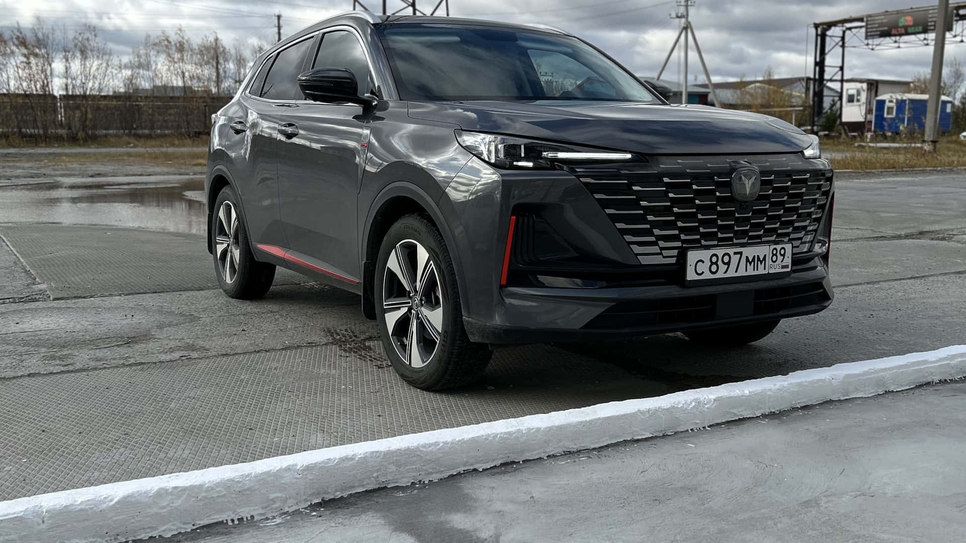 Changan Cs55 Suv Gris Dans Un Parking Fond d'écran