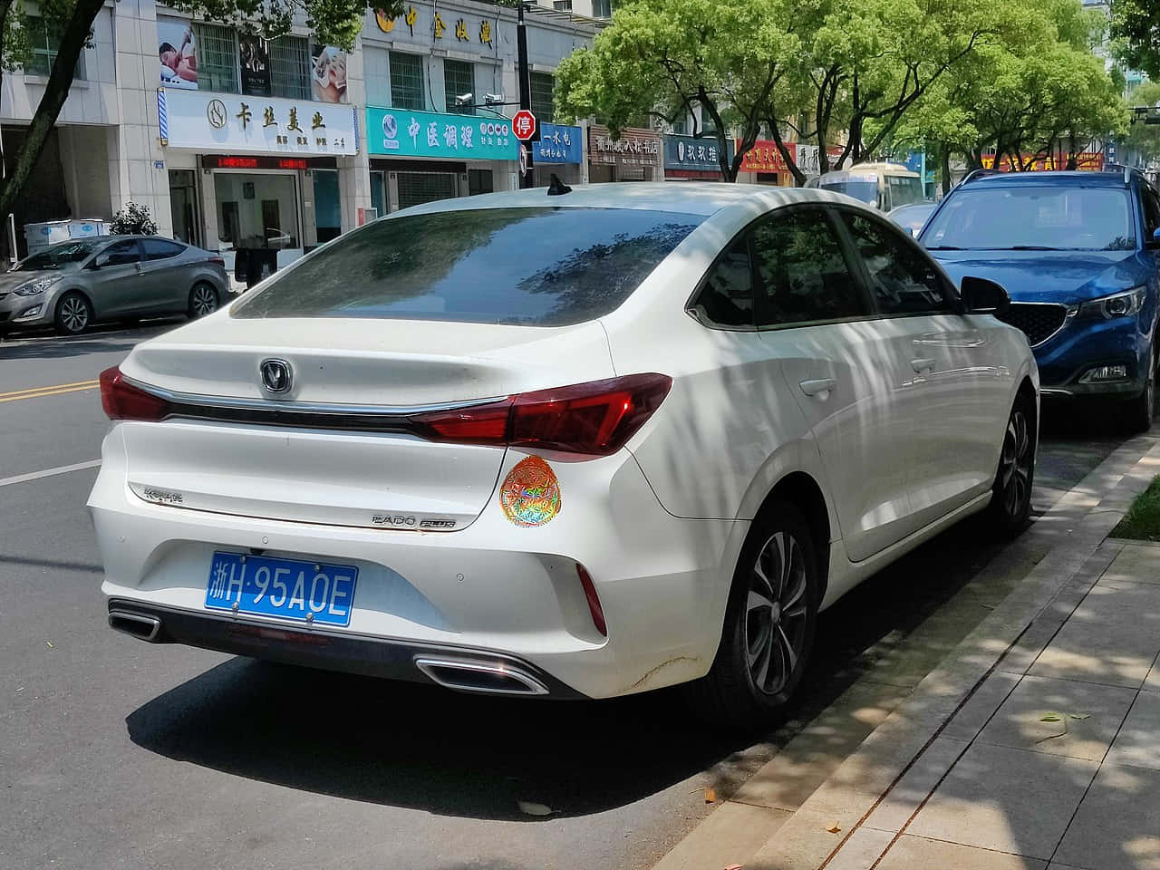 Changan Eado E V460 Elektrische Sedan Geparkeerd Achtergrond