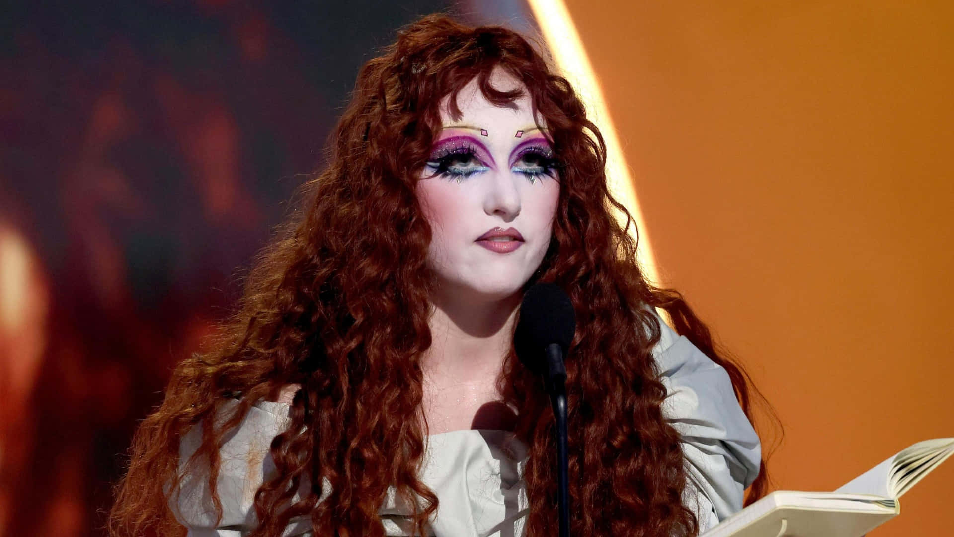 Chappell Roan Bold Stage Look Wallpaper