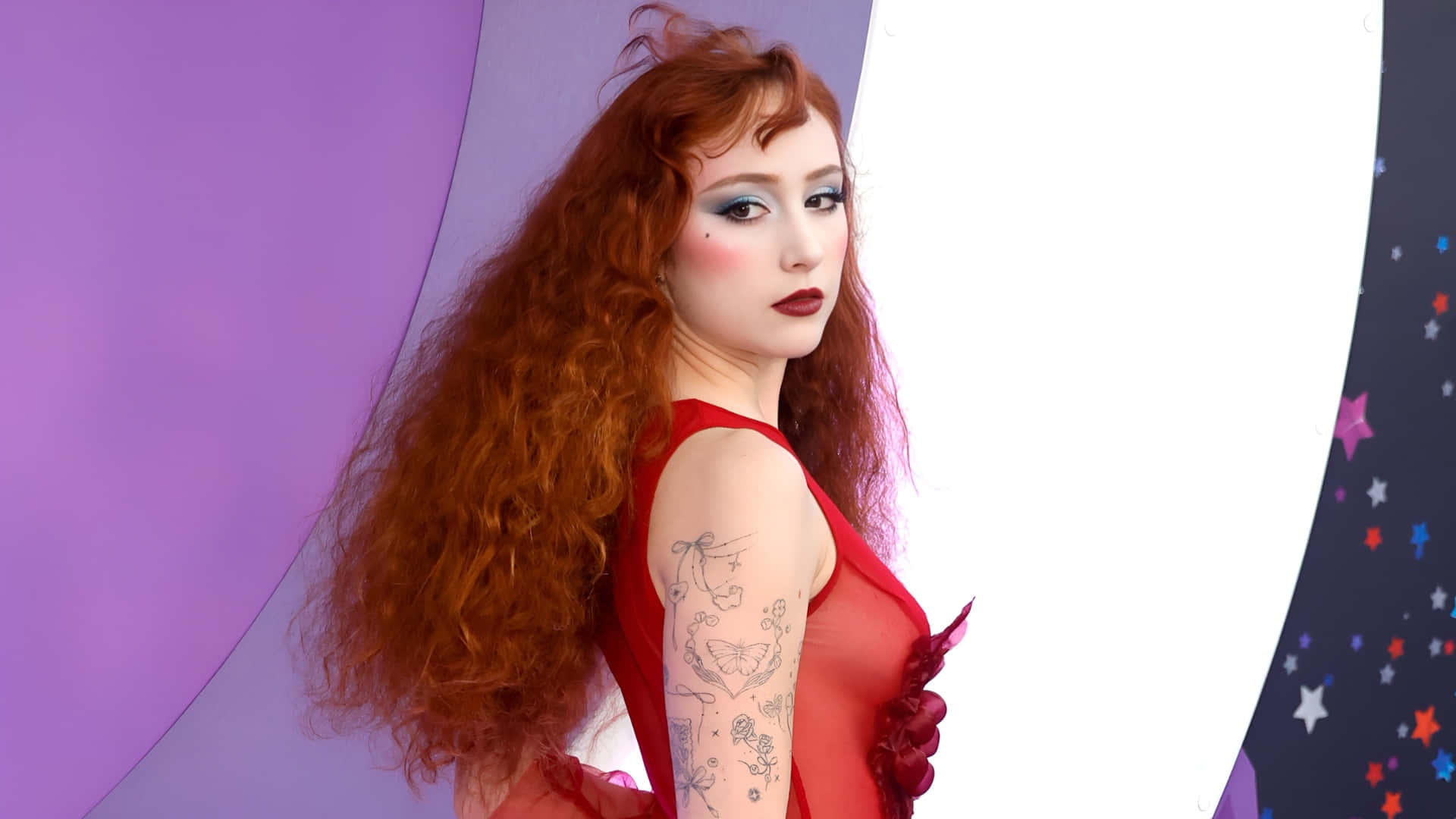 Chappell Roan Estilo Audaz Fondo de pantalla