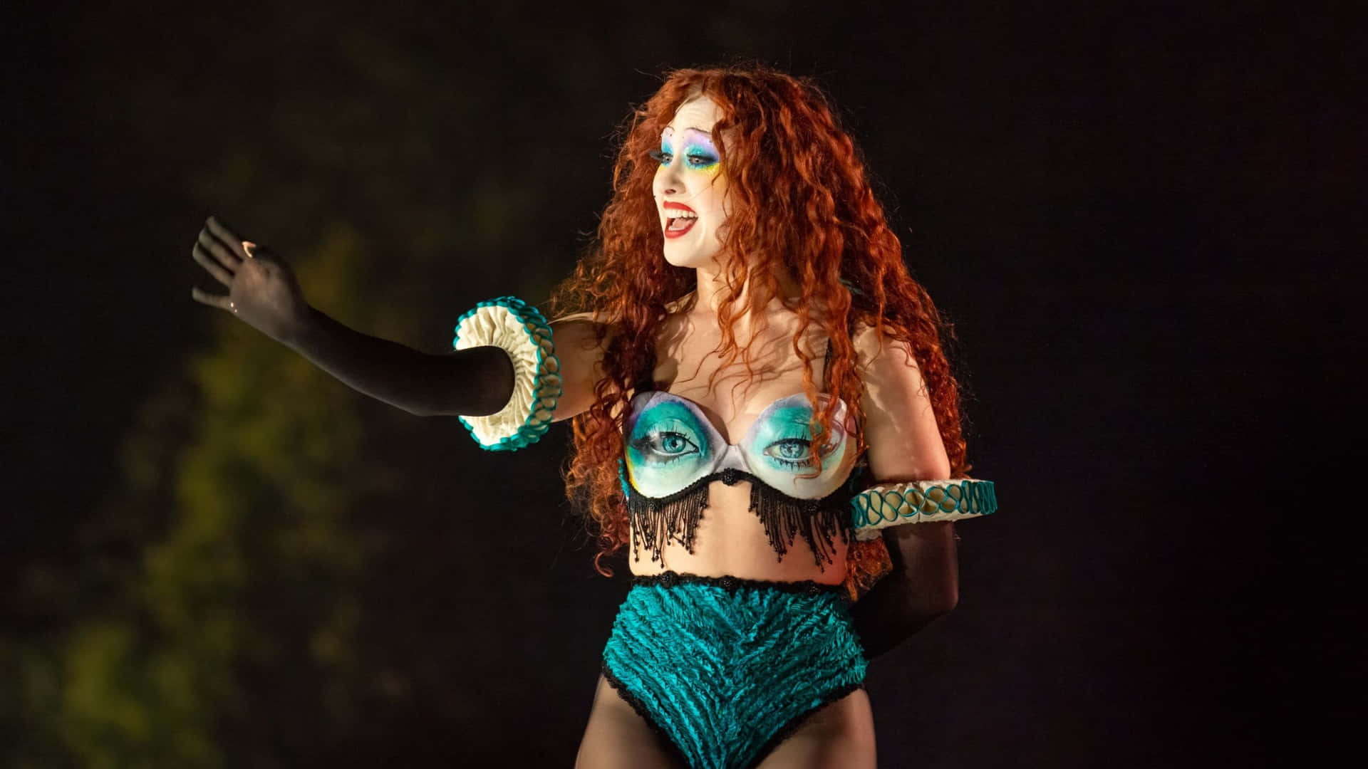 Actuación En Vivo De Chappell Roan Fondo de pantalla