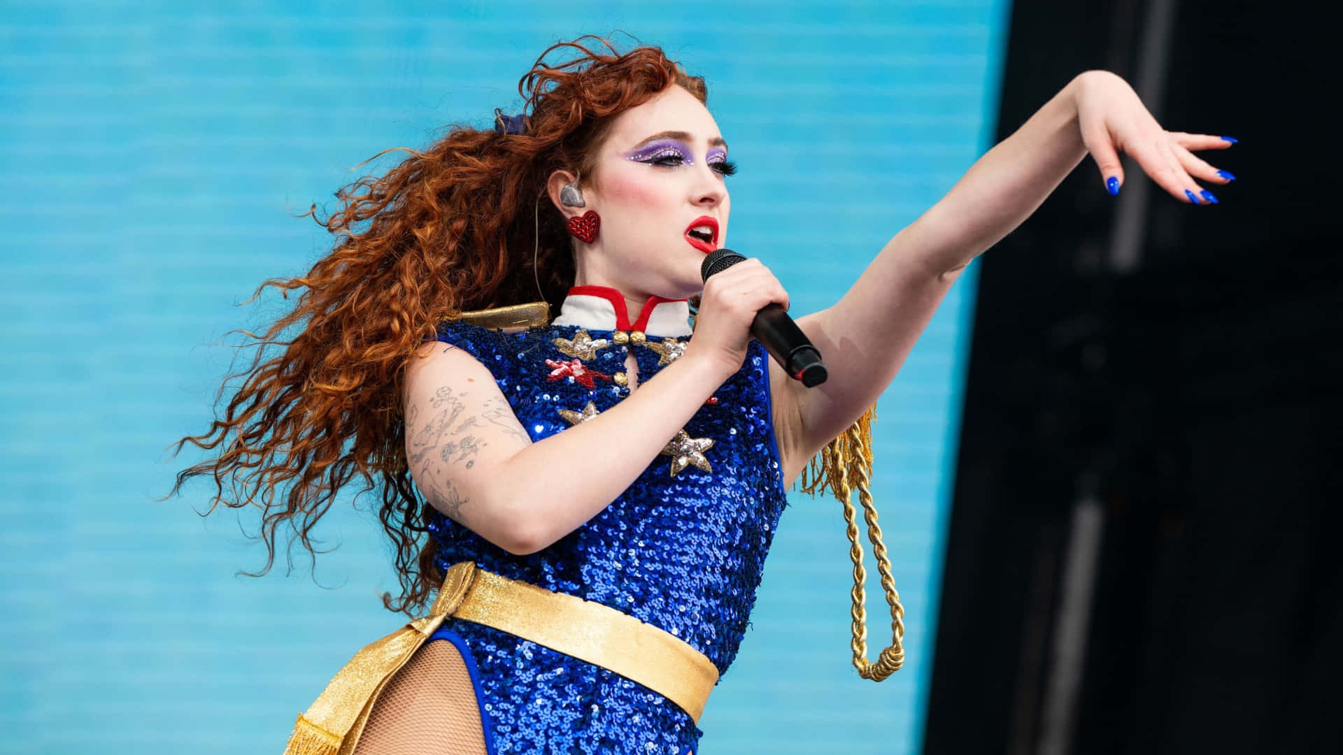 Actuación En Vivo De Chappell Roan Fondo de pantalla