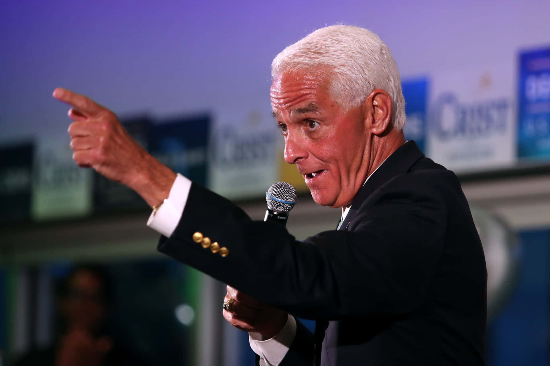 Charlie Crist Pointing Wallpaper