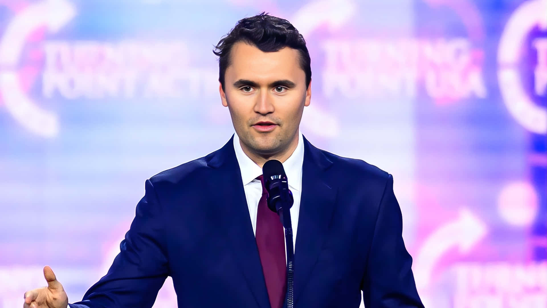 Charlie Kirk En Compromiso Público Fondo de pantalla