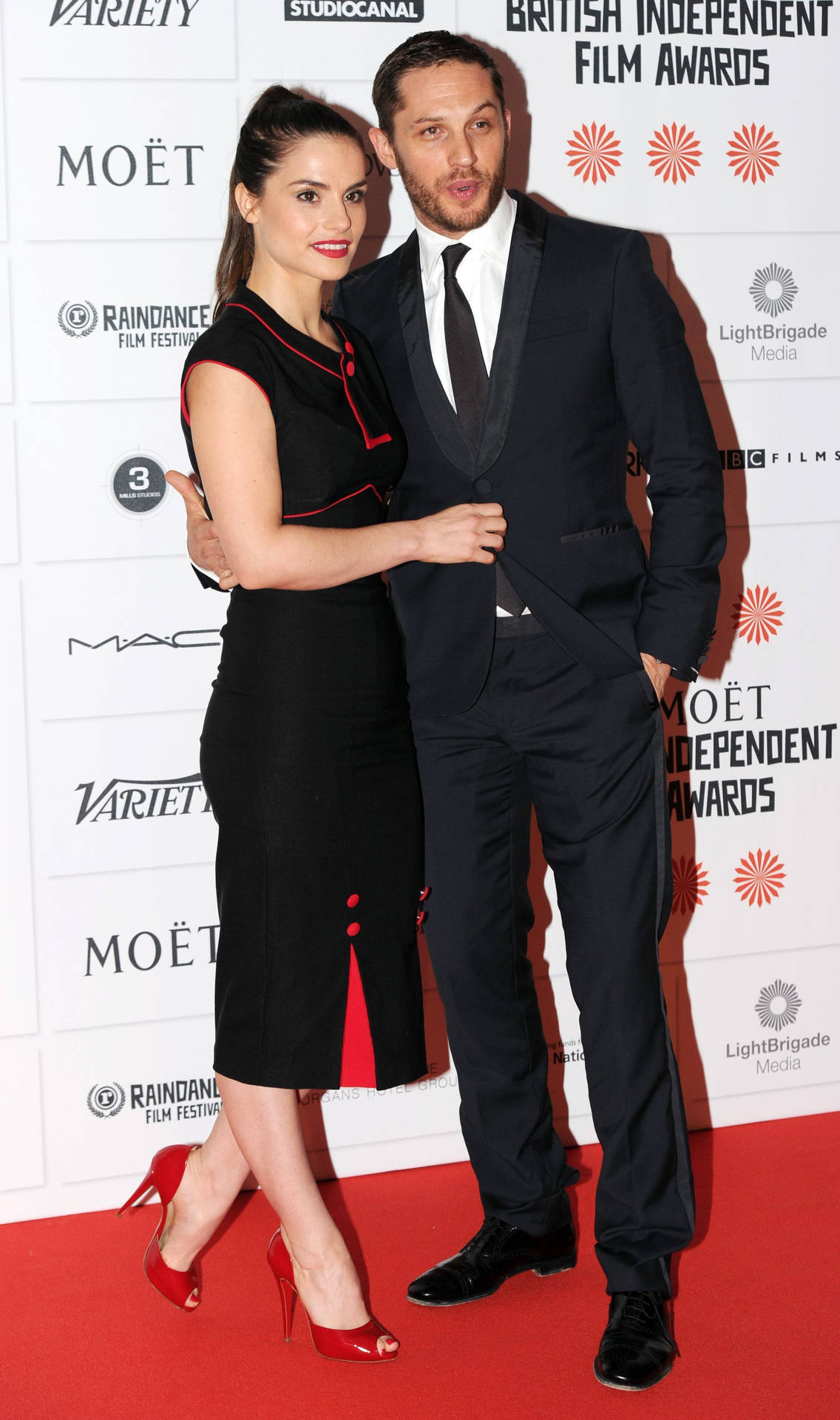 Charlotte Riley With Husband Tom Hardy Wallpaper