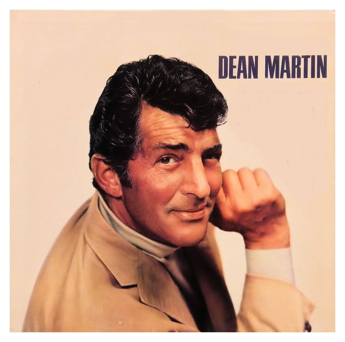 Encantadorretrato Del Cantante Estadounidense Dean Martin Fondo de pantalla