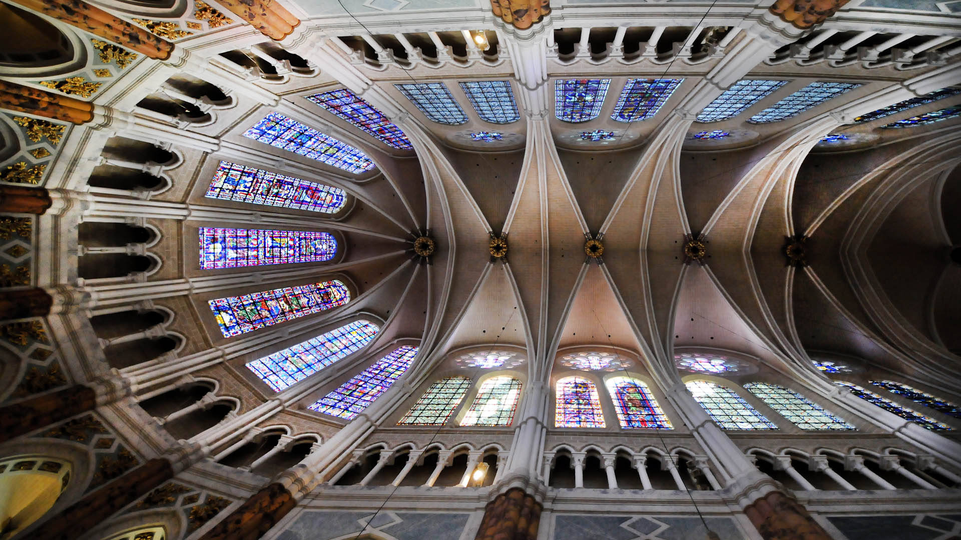 Sublime View of Chartres Cathedral Ceiling Wallpaper