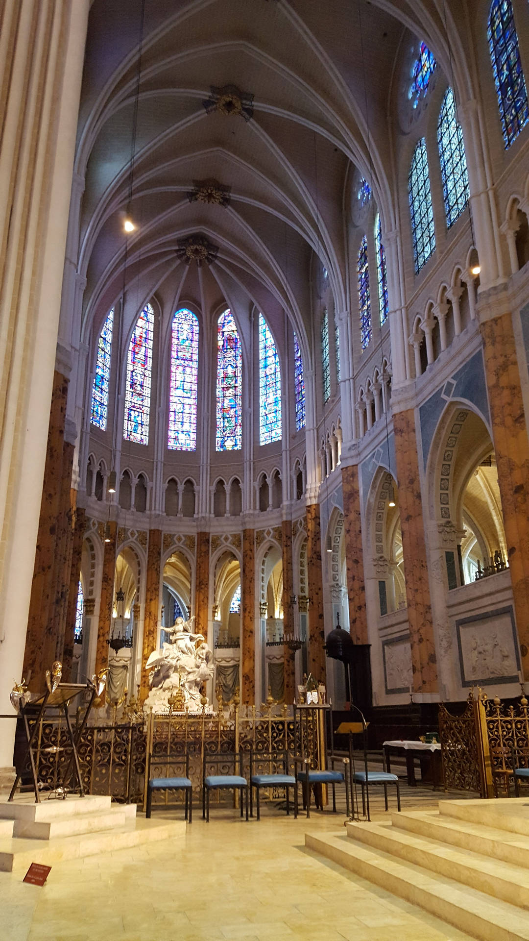 Diseñointerior De La Catedral De Chartres Fondo de pantalla