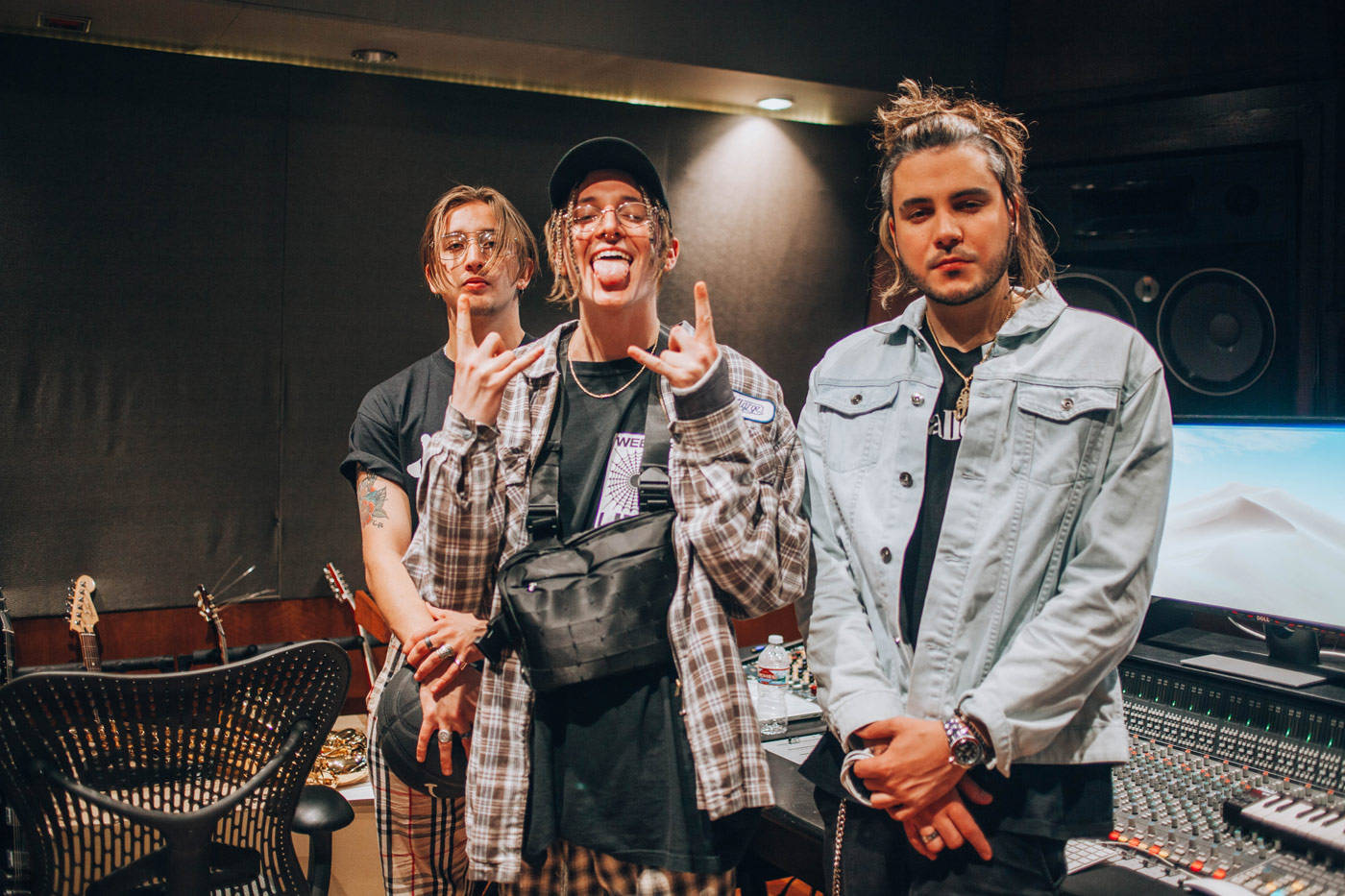 Chase Atlantic set the night alive with their show-stopping performance Wallpaper