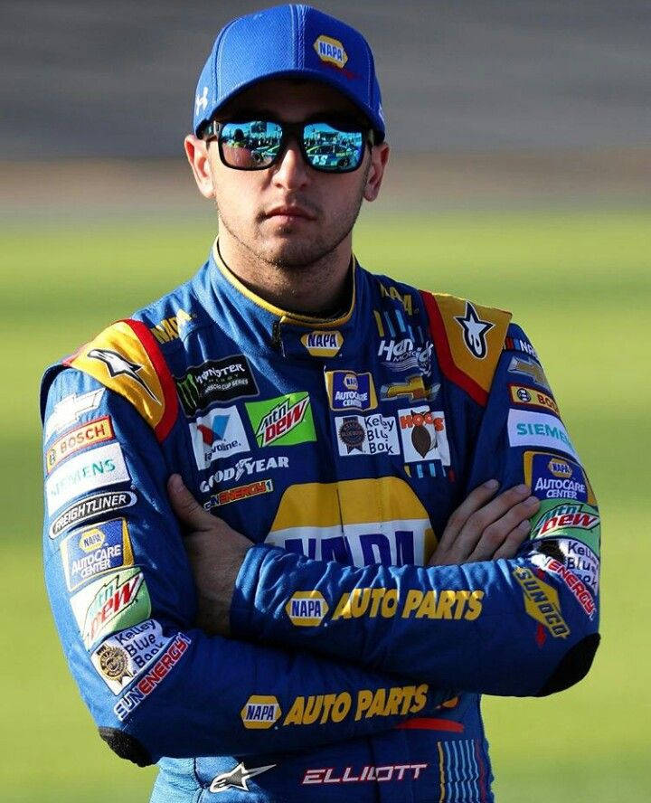 Chase Elliot Arms Crossed Wallpaper