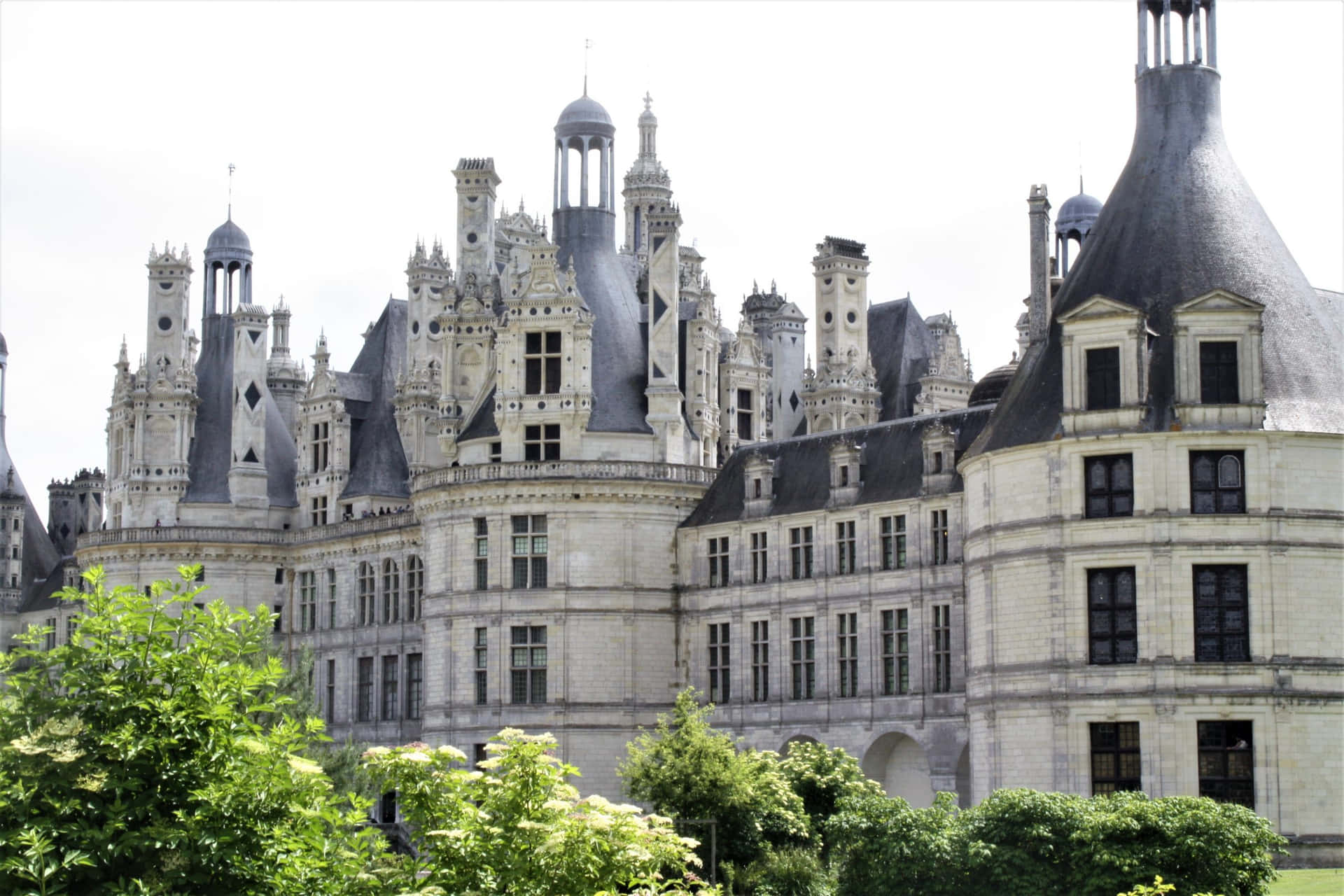 Châteaude Chambord Detalle De Cerca En Ángulo. Fondo de pantalla