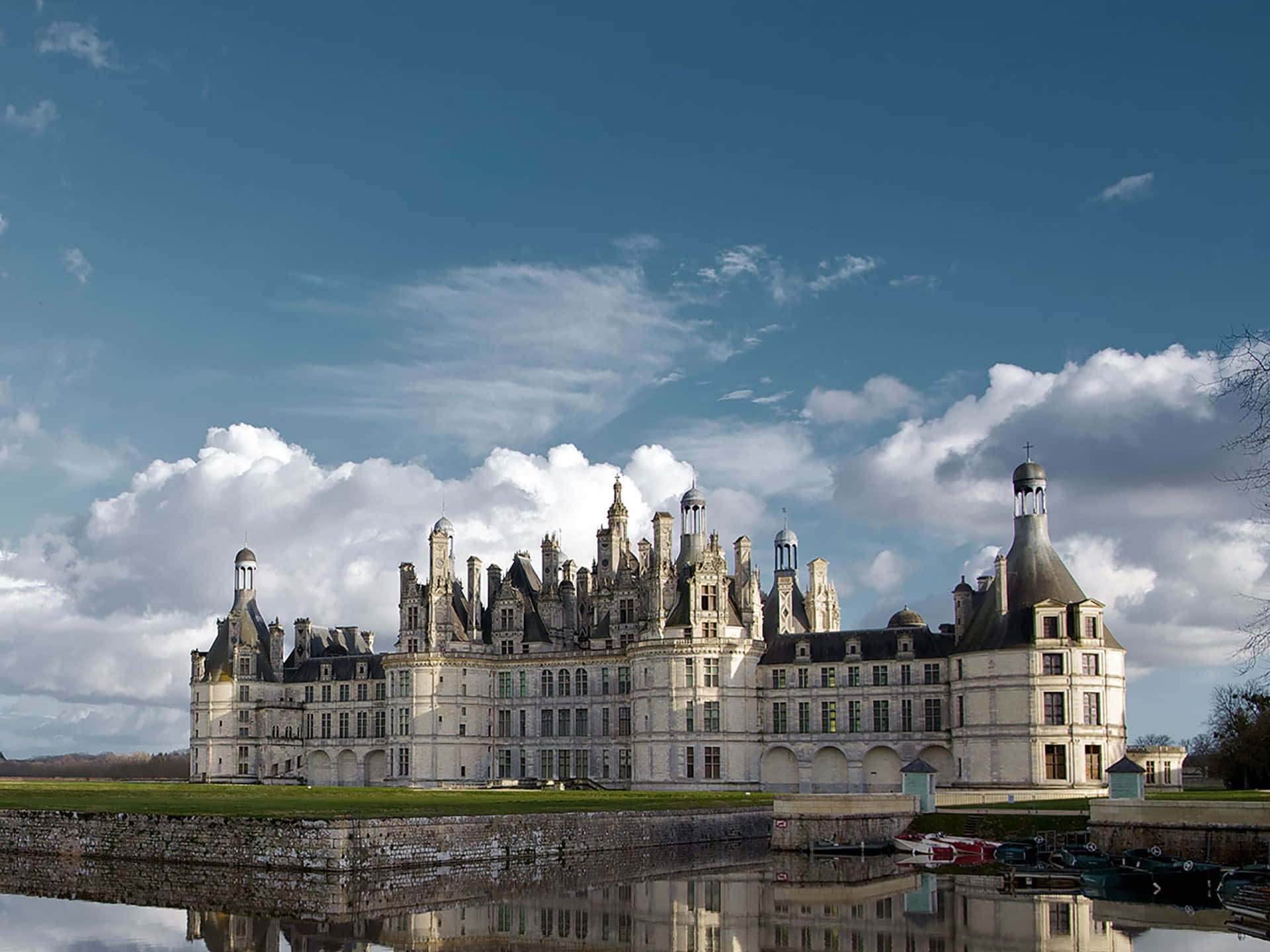 Chateau de Chambord dramatisk filterfotografi Wallpaper