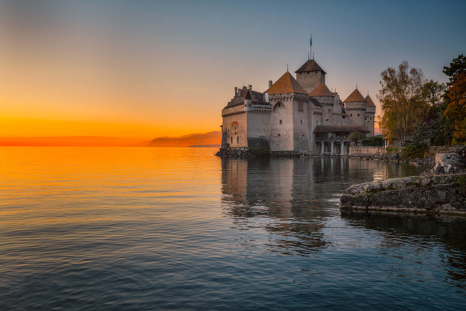 Chateaude Chillon Sunset Montreux Wallpaper