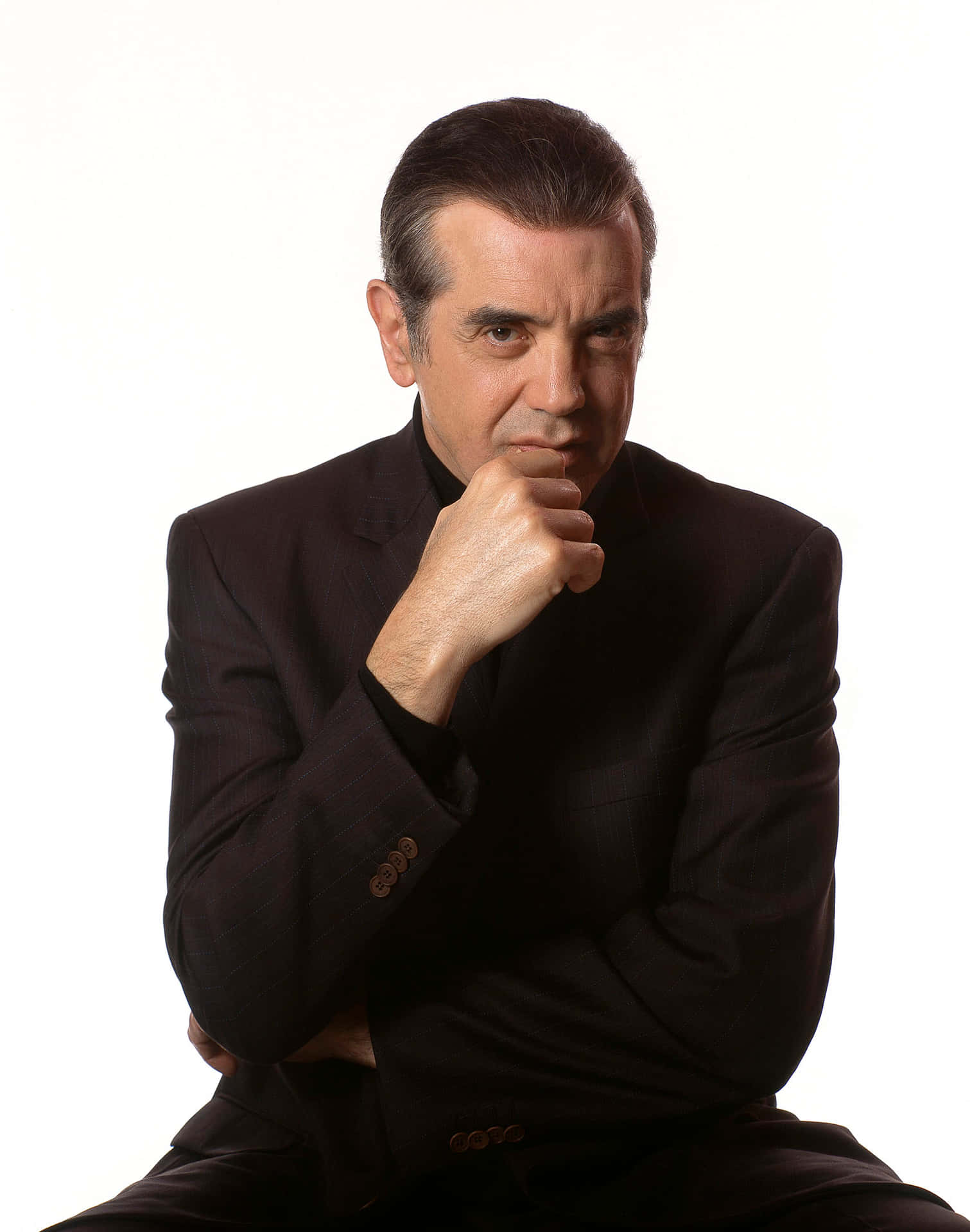 Award-Winning Actor Chazz Palminteri in a Candid Pose Wallpaper