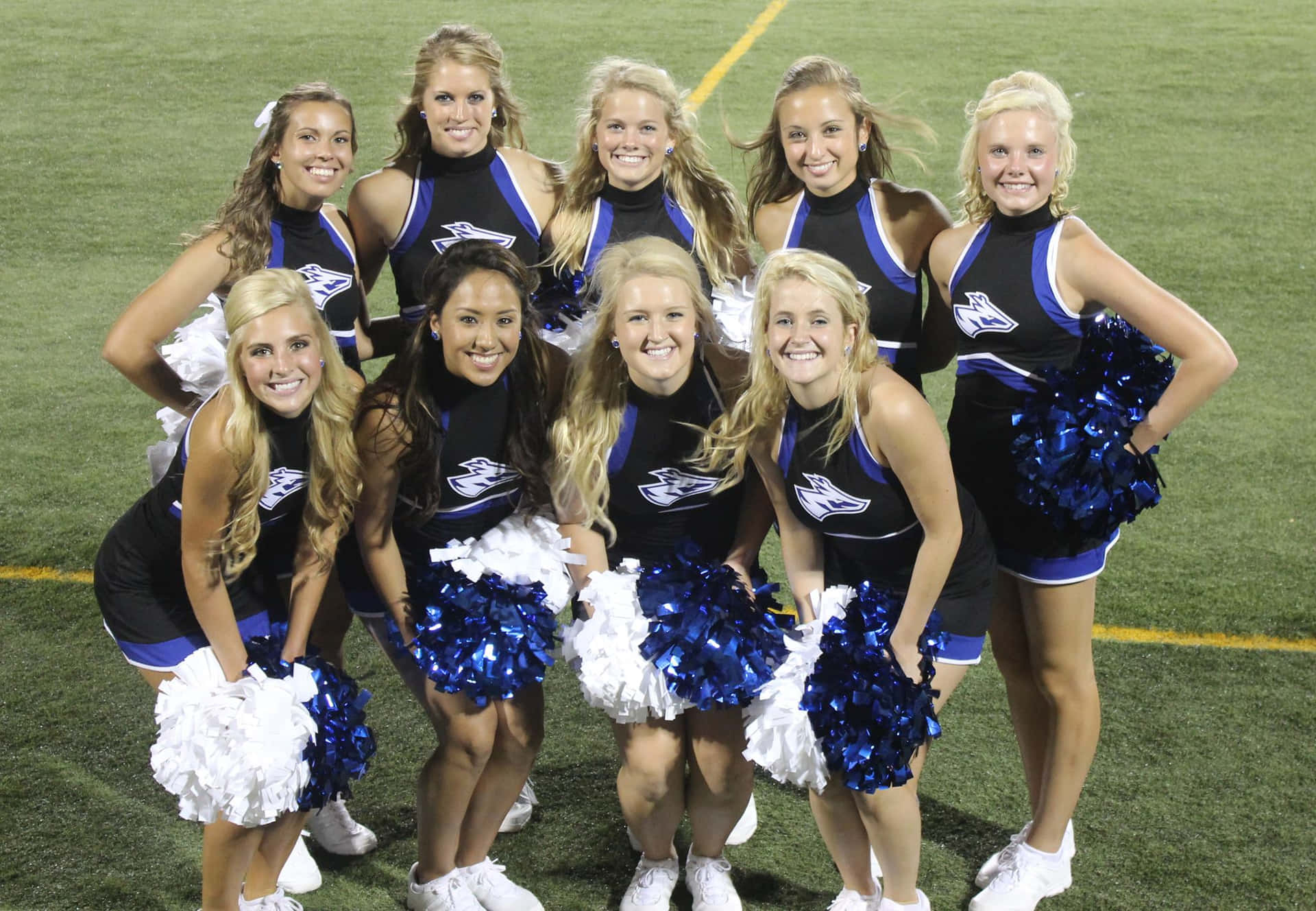 Cheerleaders Show Us What It Means To Be A Team