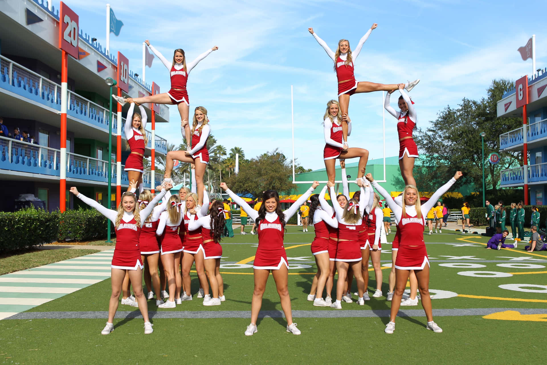 Cheerleaderssom Uppträder På Disney's All-star Resort-bilder.