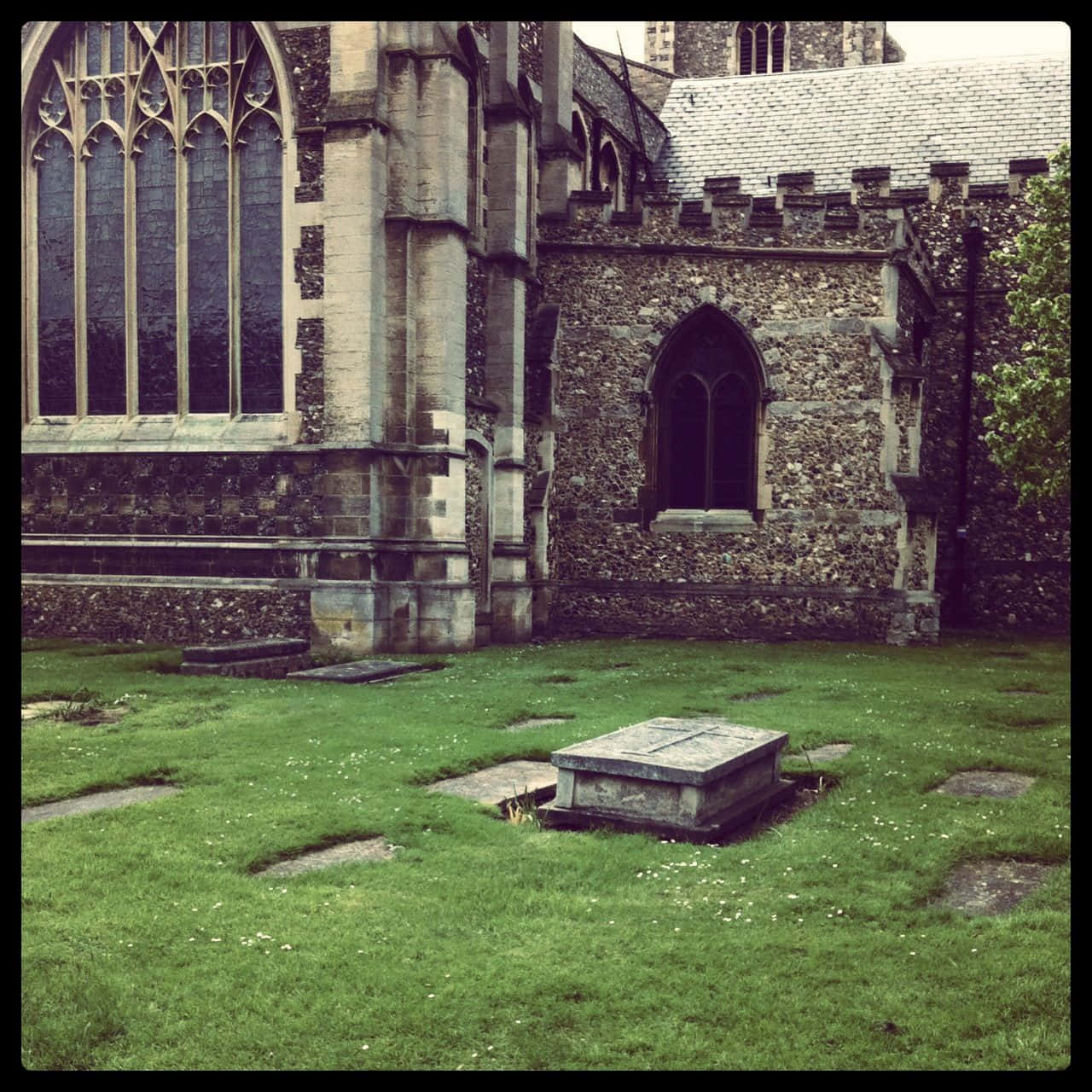 Chelmsford Cathedral Exterior Graveyard Wallpaper