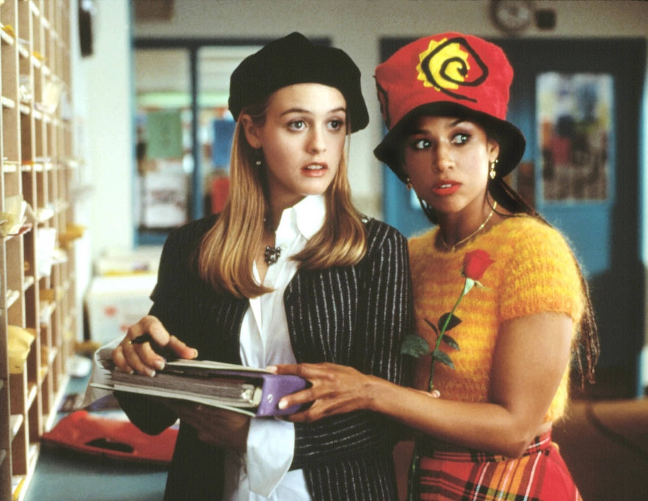 Cher And Dionne From Movie Clueless Wallpaper