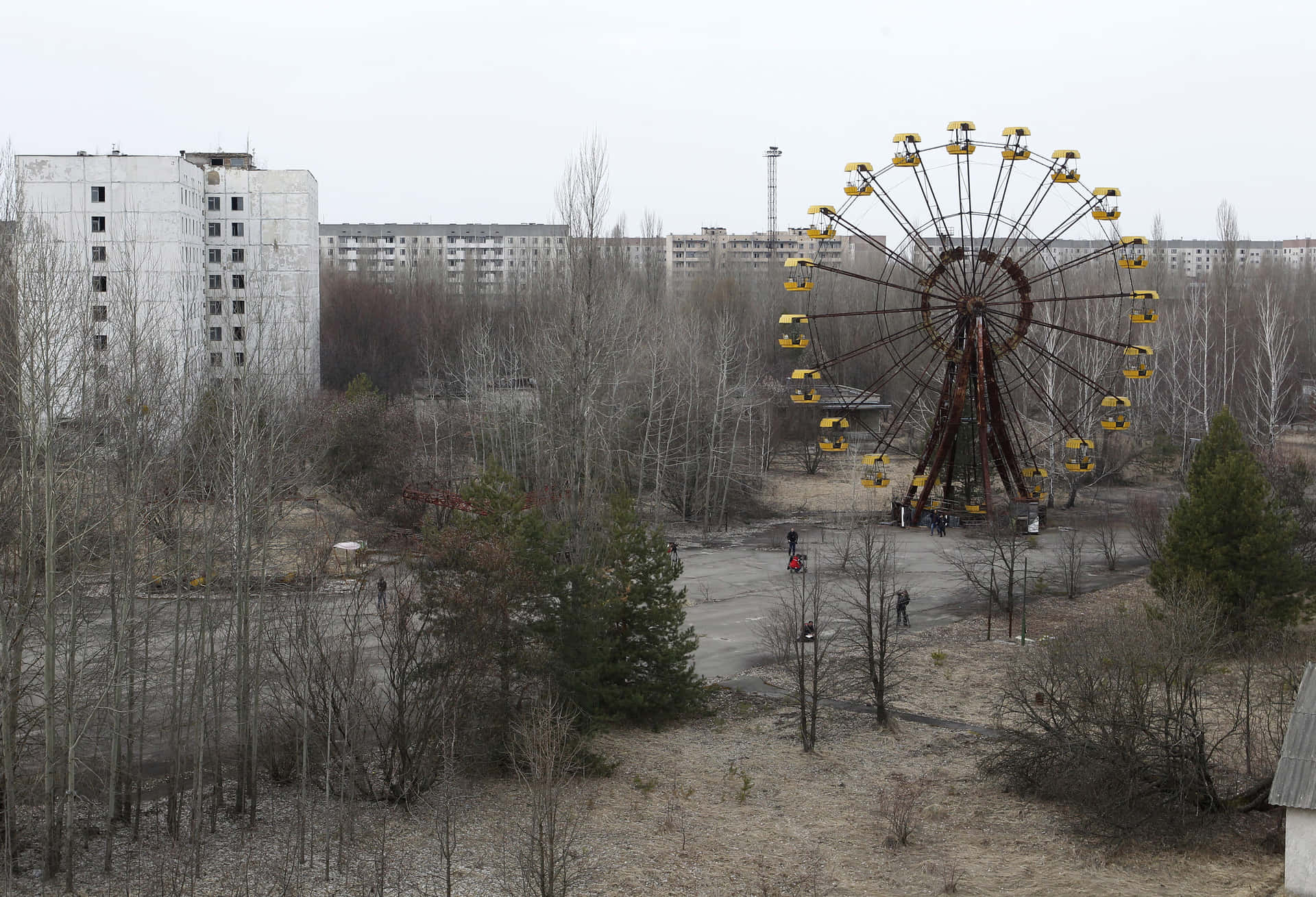 A Ferris Wheel In A Deserted Area
