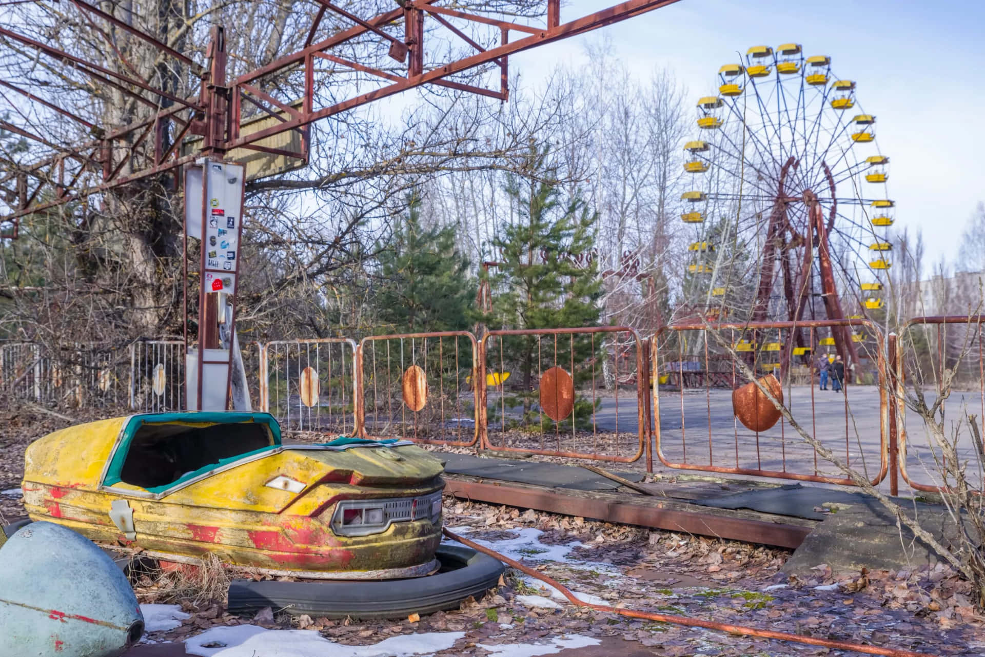 Abandoned Ferris Wheel In A Deserted Area
