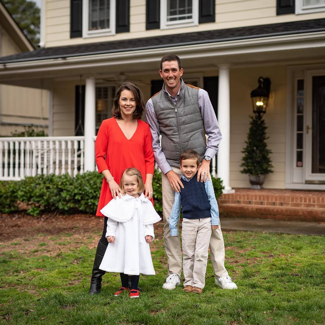 Chesson Hadley With Wife And Kids Wallpaper