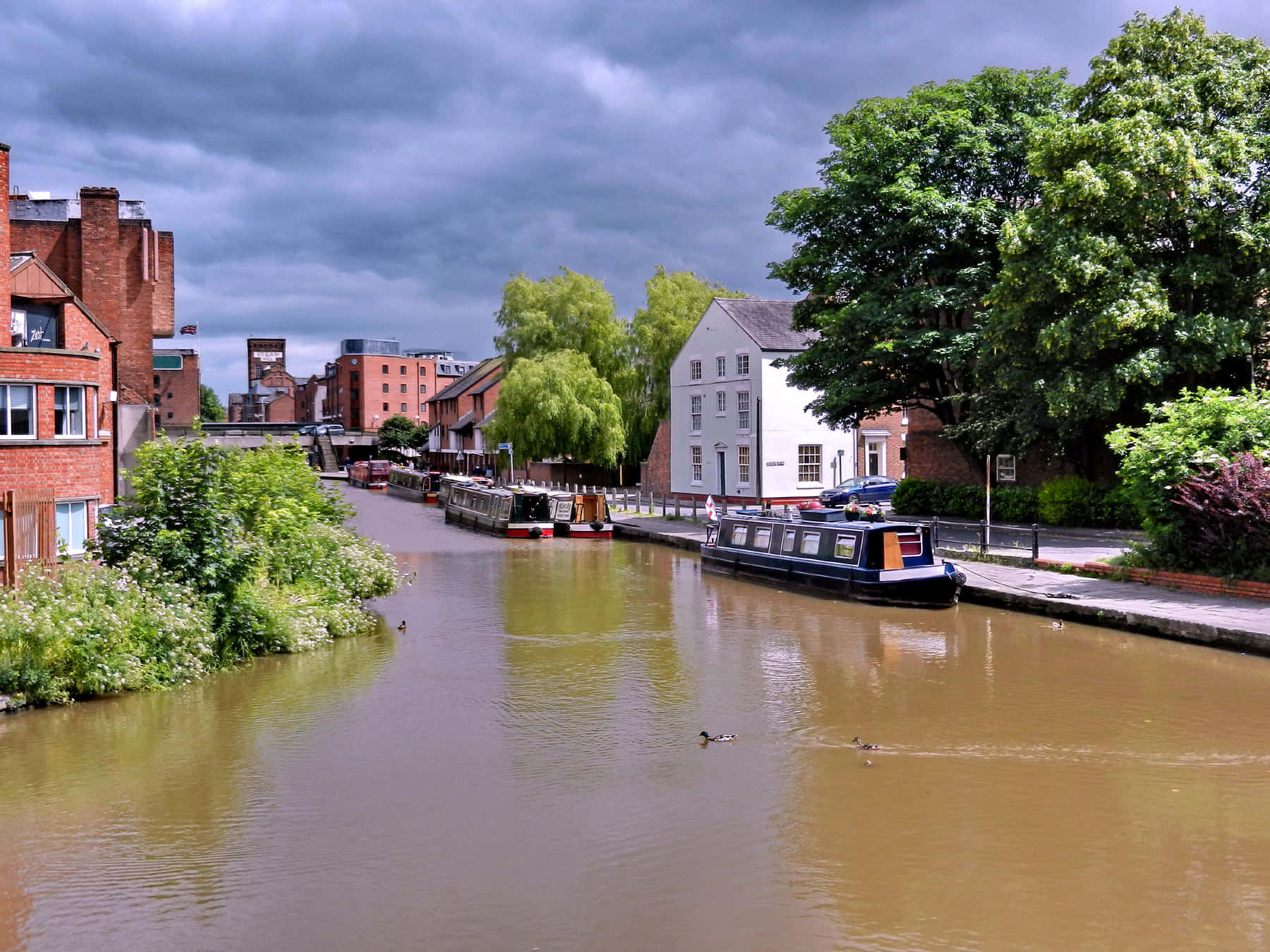 Chester Canal Scenewith Narrowboats Wallpaper