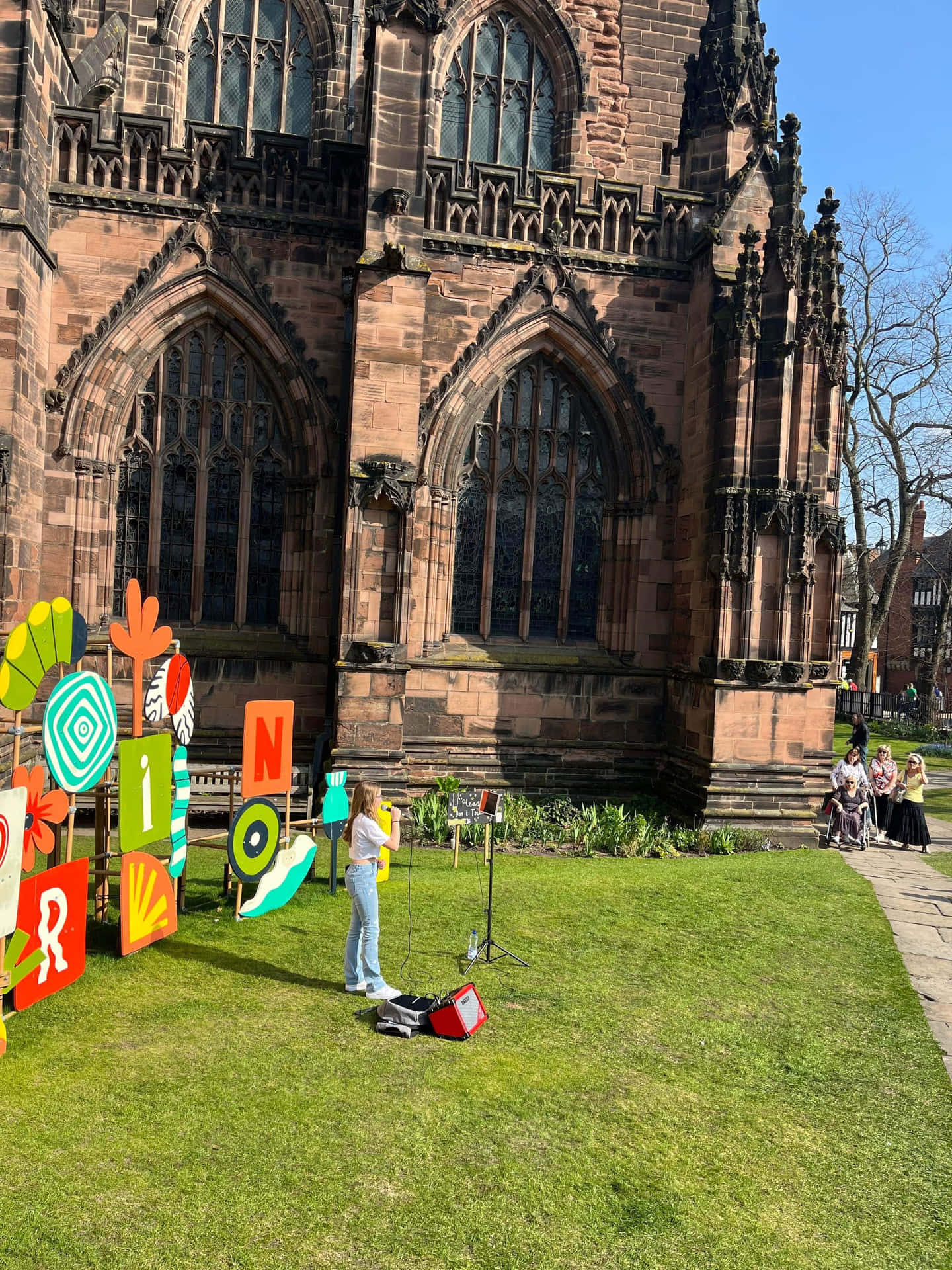 Chester Cathedral Spring Sign Side View Tapet: Wallpaper