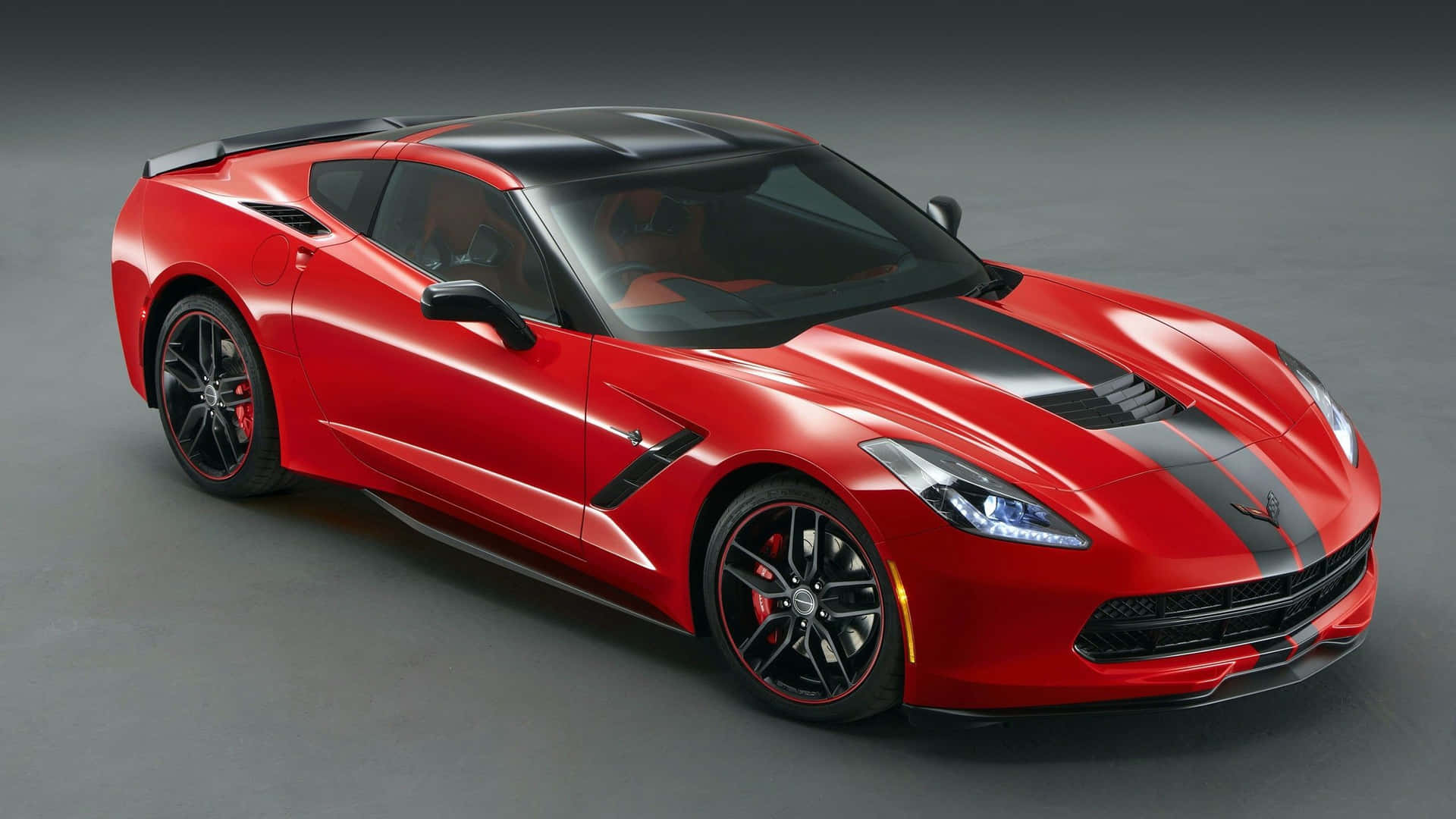 Impresionantechevrolet Corvette Grand Sport En Movimiento. Fondo de pantalla