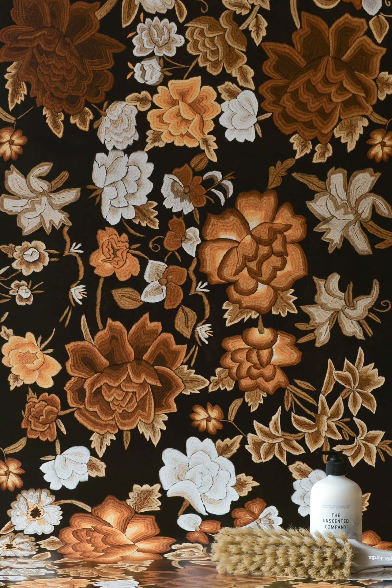A Black And Brown Floral Wallpaper With A Brush Wallpaper