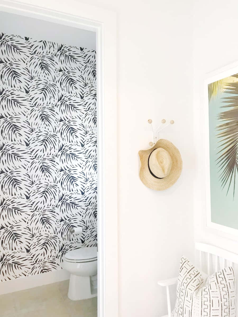 Chic Palm Leaf Wallpaper Bathroom Decor Wallpaper