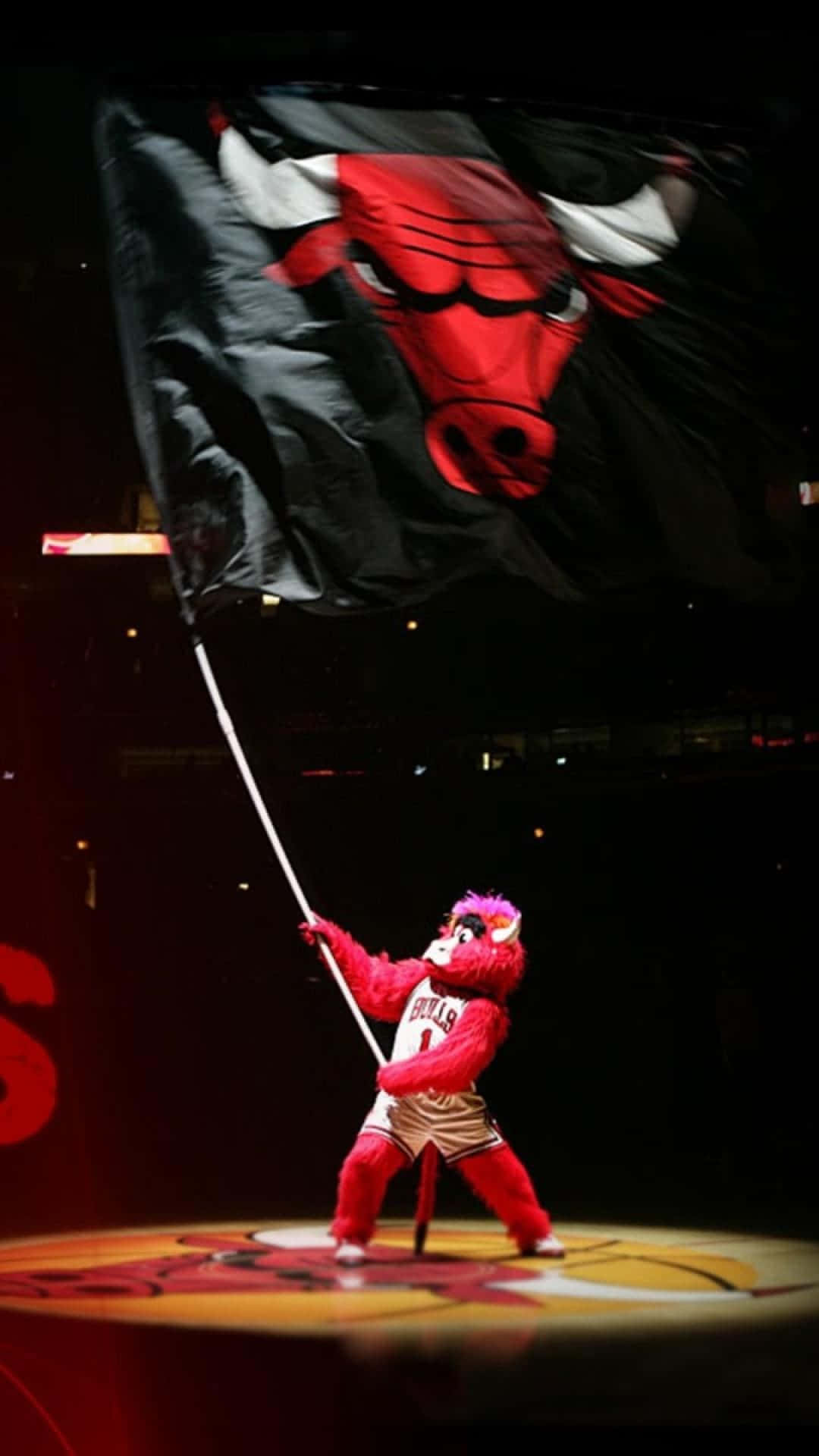 Bennyagitando La Bandera De Los Chicago Bulls En El Teléfono. Fondo de pantalla