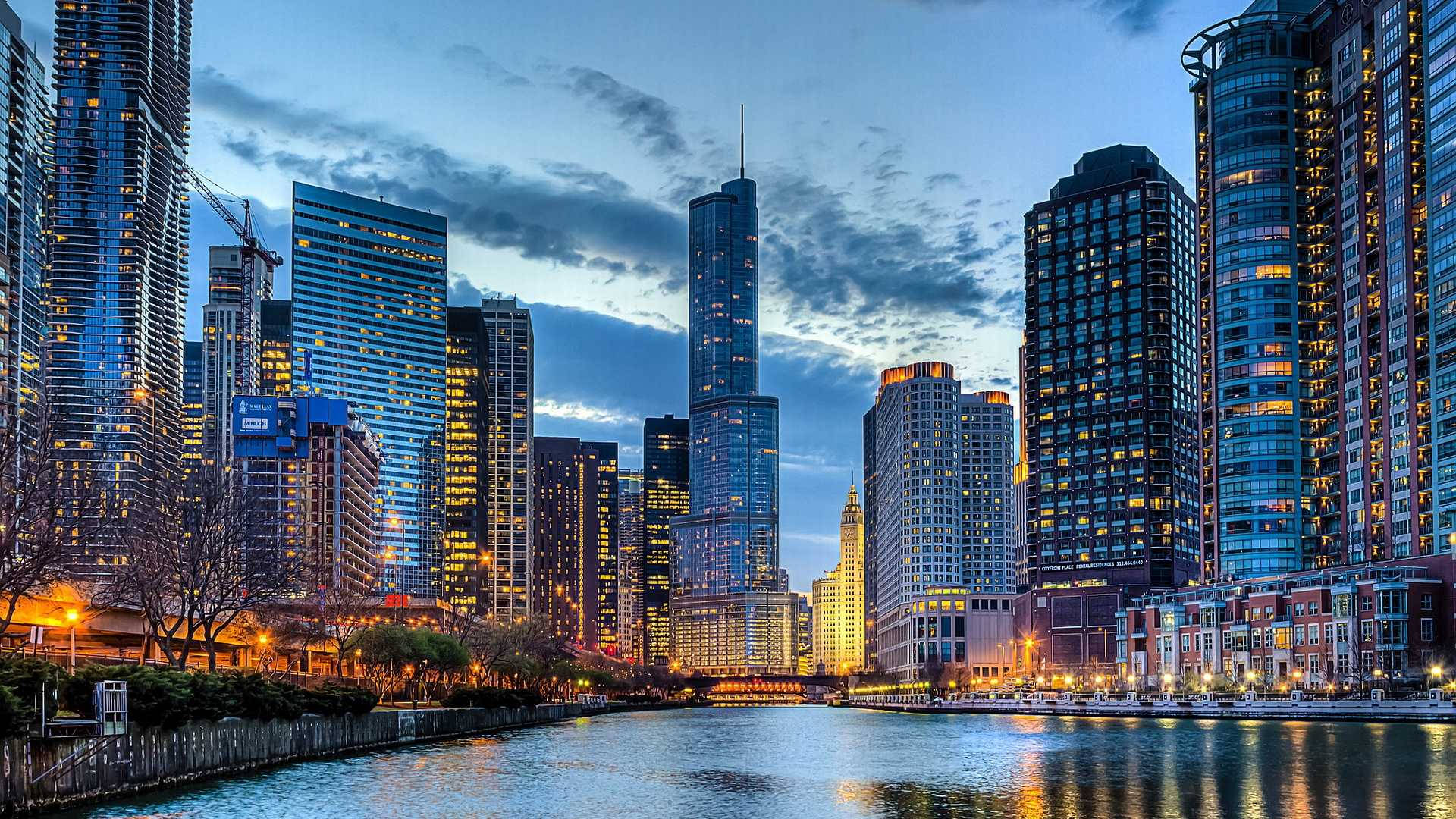 Chicago River With Chicago Skyline Wallpaper