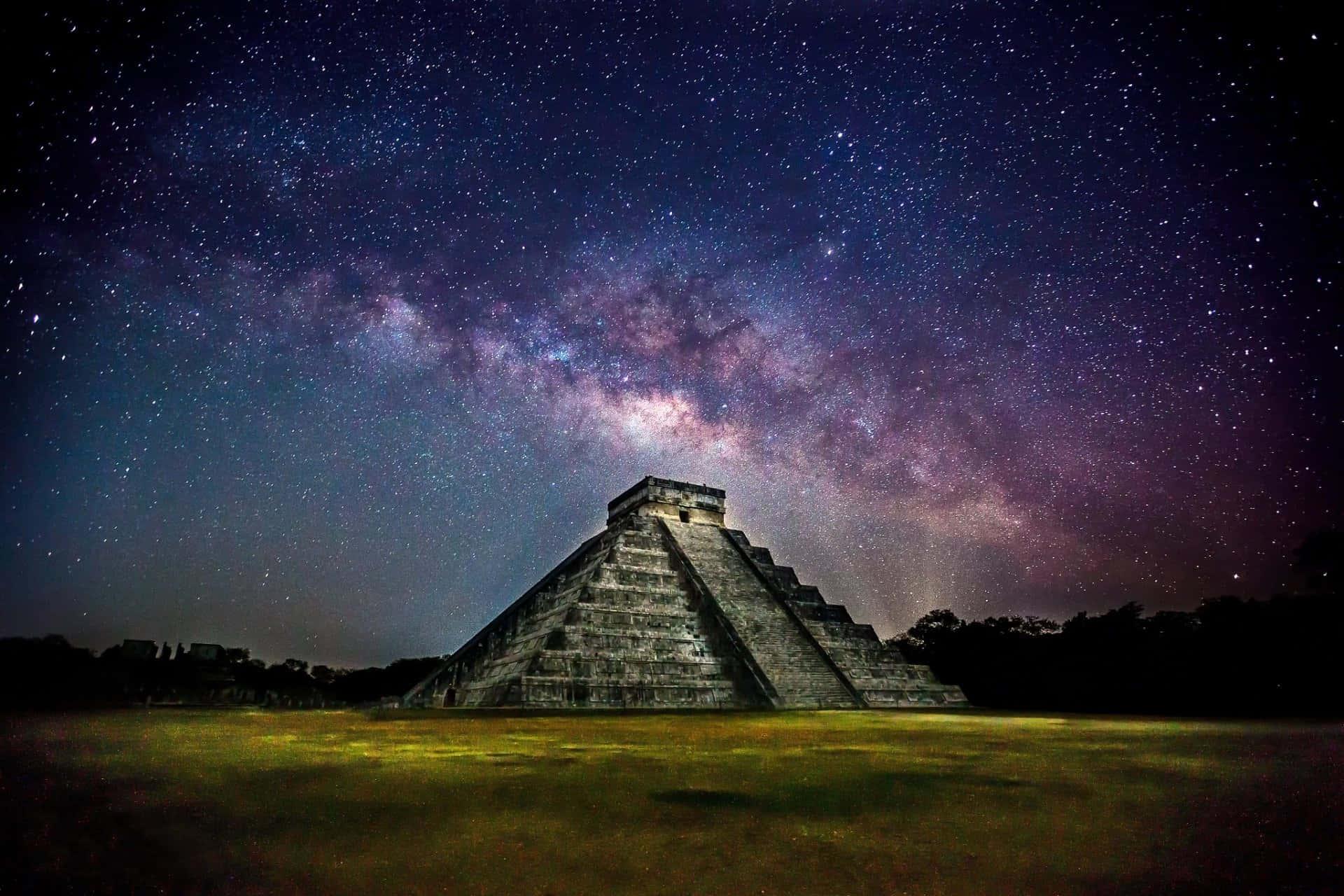 Chichen Itza Mexico Starry Night Sky Wallpaper