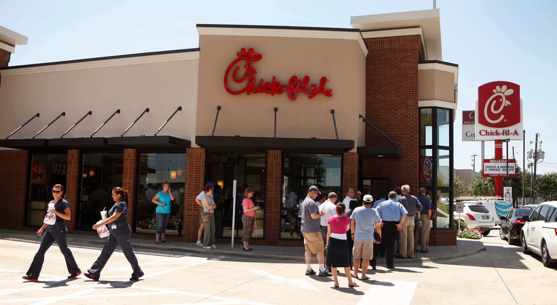 Njutav En Läcker Måltid På Chick-fil-a!