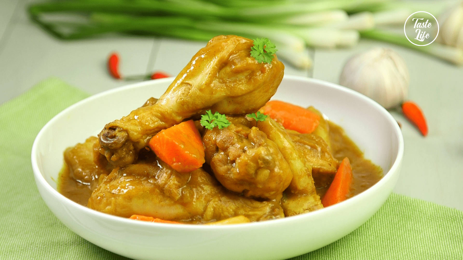 Chicken Yellow Curry With Parsley And Carrots Wallpaper