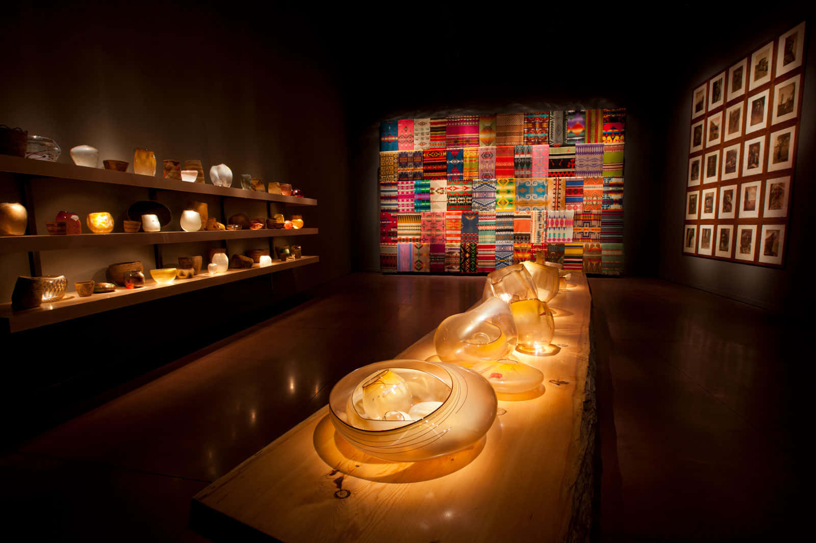 Chihuly Glass Art Exhibit Interior Wallpaper
