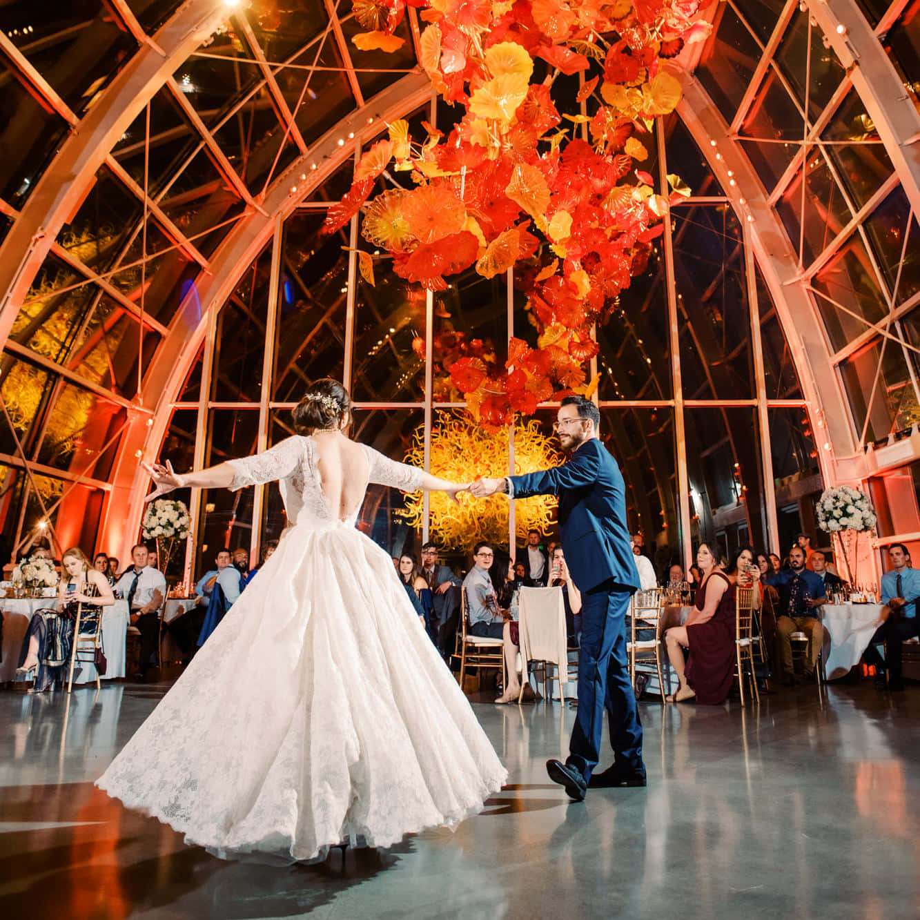 Chihuly Glass Ceiling Wedding Dance Wallpaper