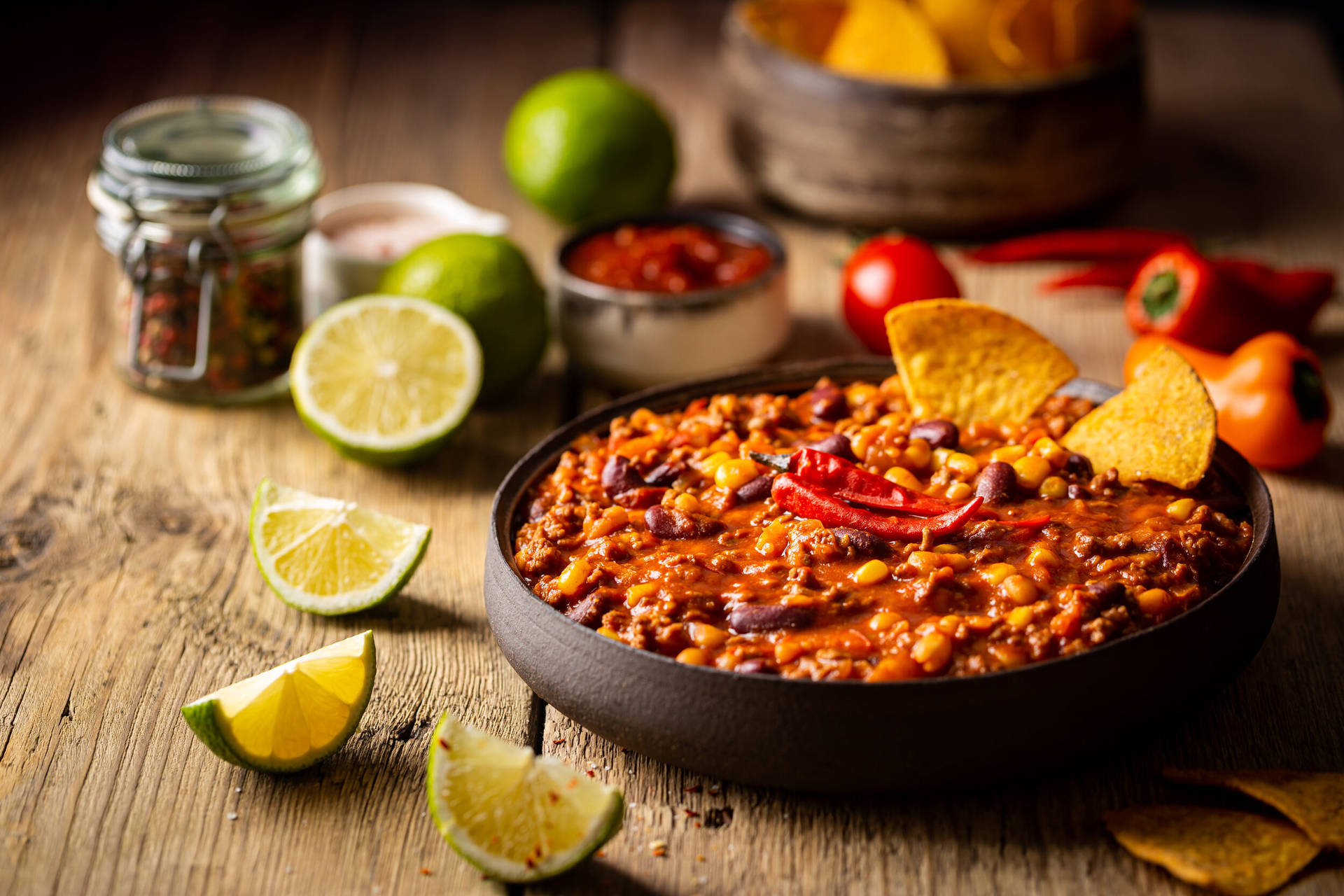 Chili Con Carne With Lime Fruits Wallpaper