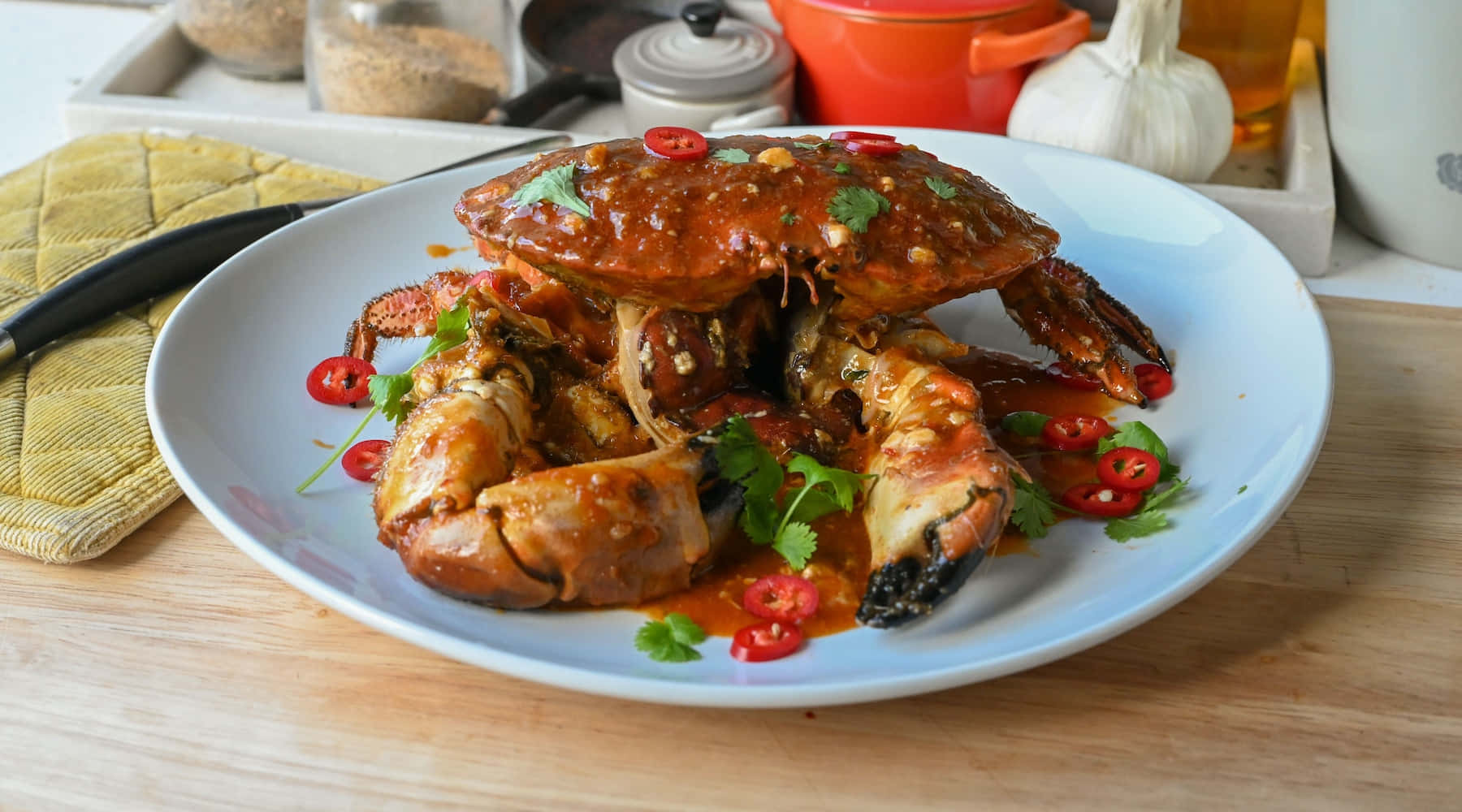 Chilli Crab With Chili Slices Wallpaper