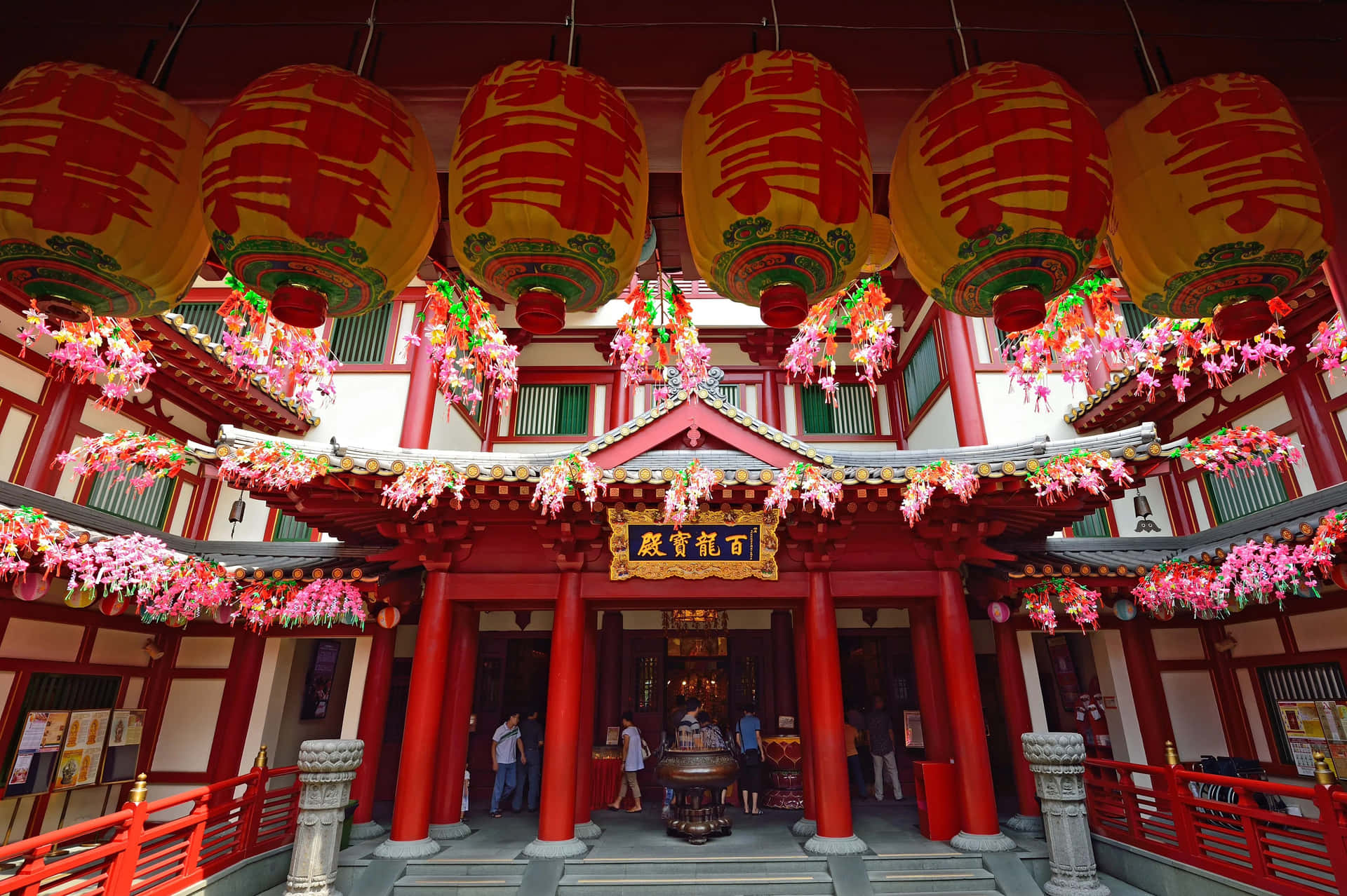 Chinatown_ Singapore_ Traditional_ Temple_ Entrance Wallpaper