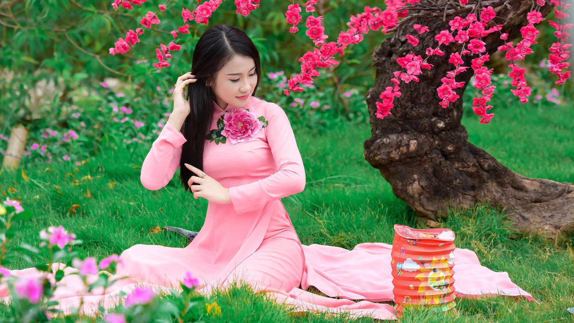 Chinese Girl Pink Dress Wallpaper